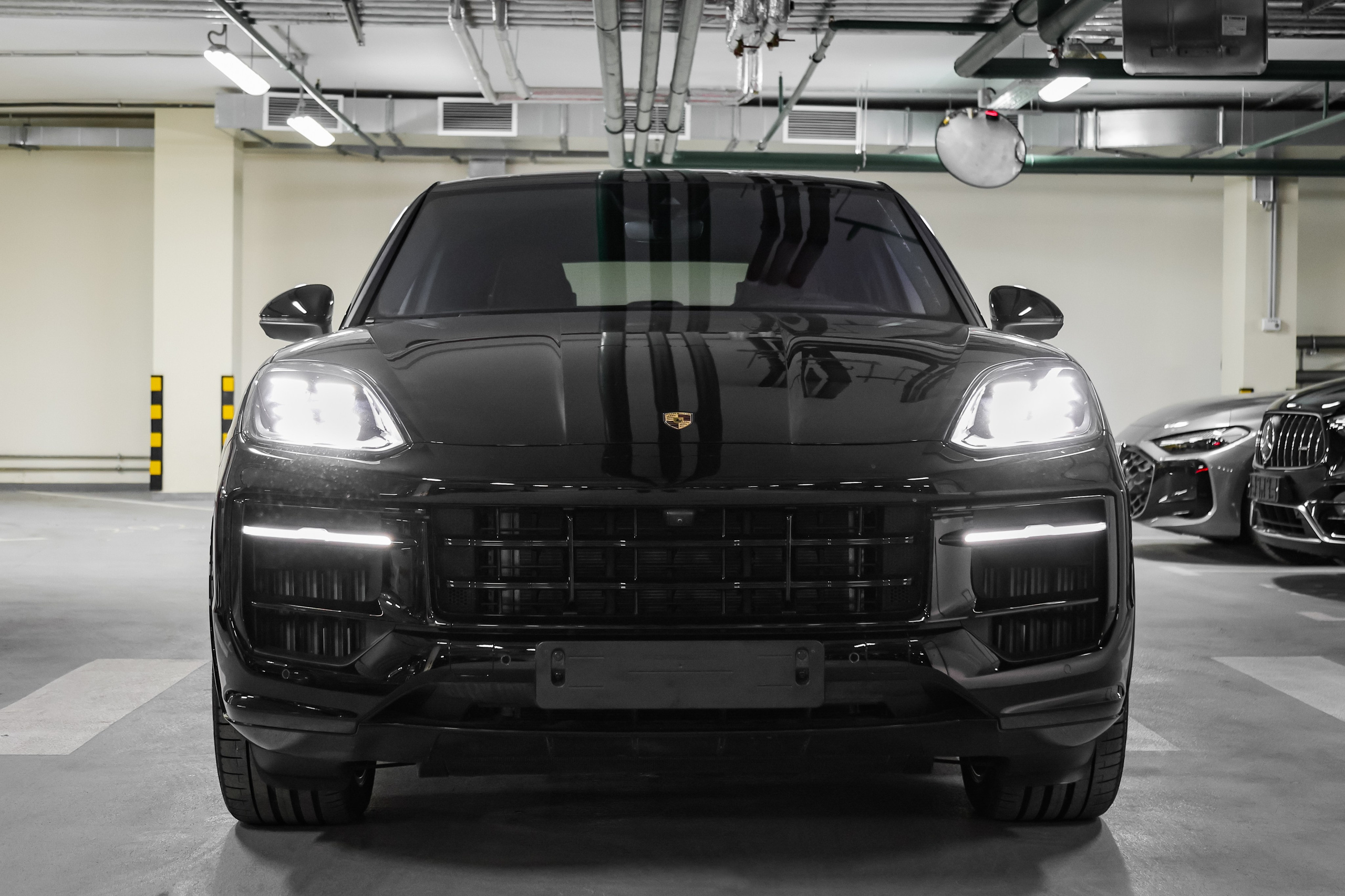 2025 PORSCHE CAYENNE COUPE E-Hybrid. Mixturecaptures