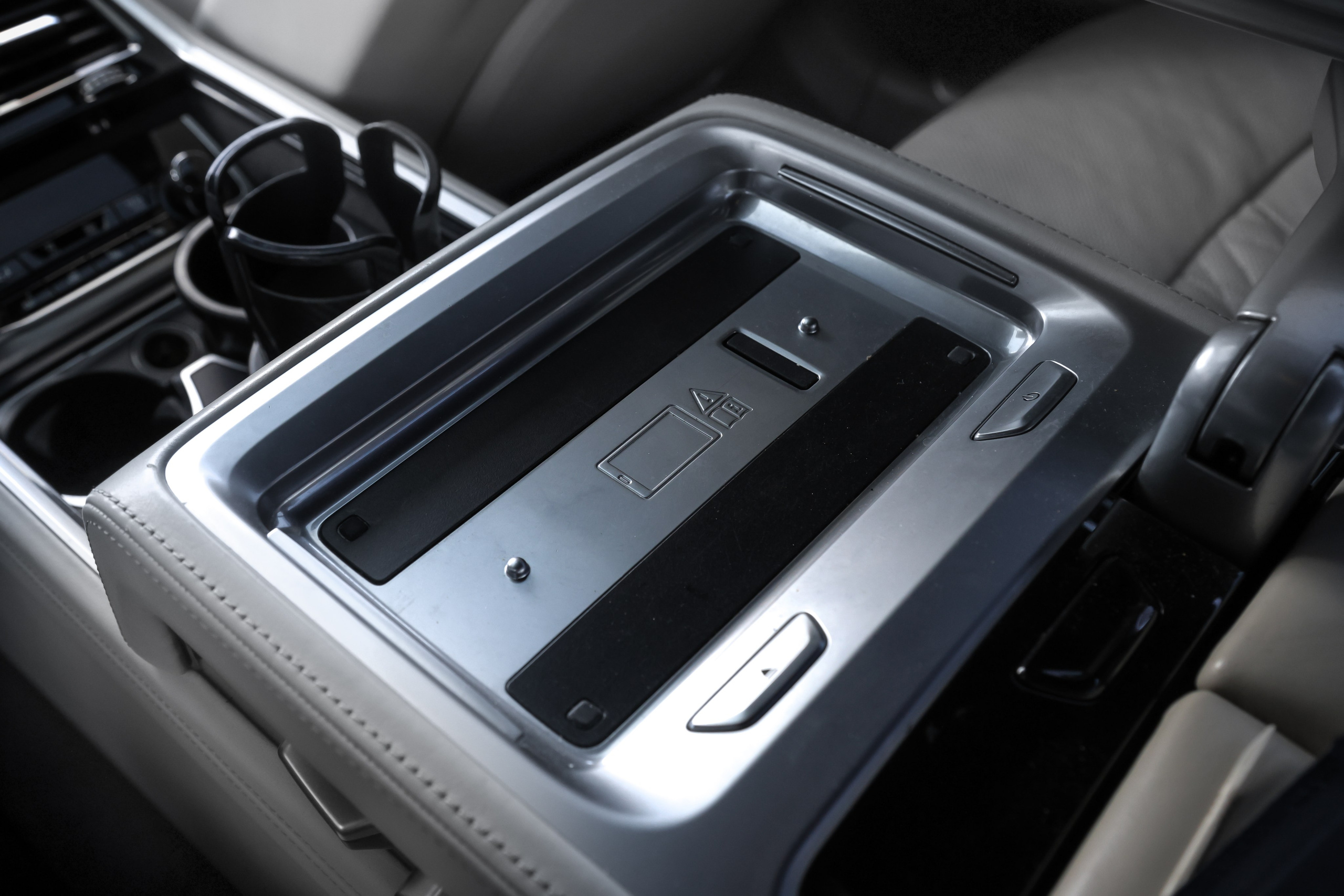 2017 BMW 750 Ld XDrive. Mixturecaptures