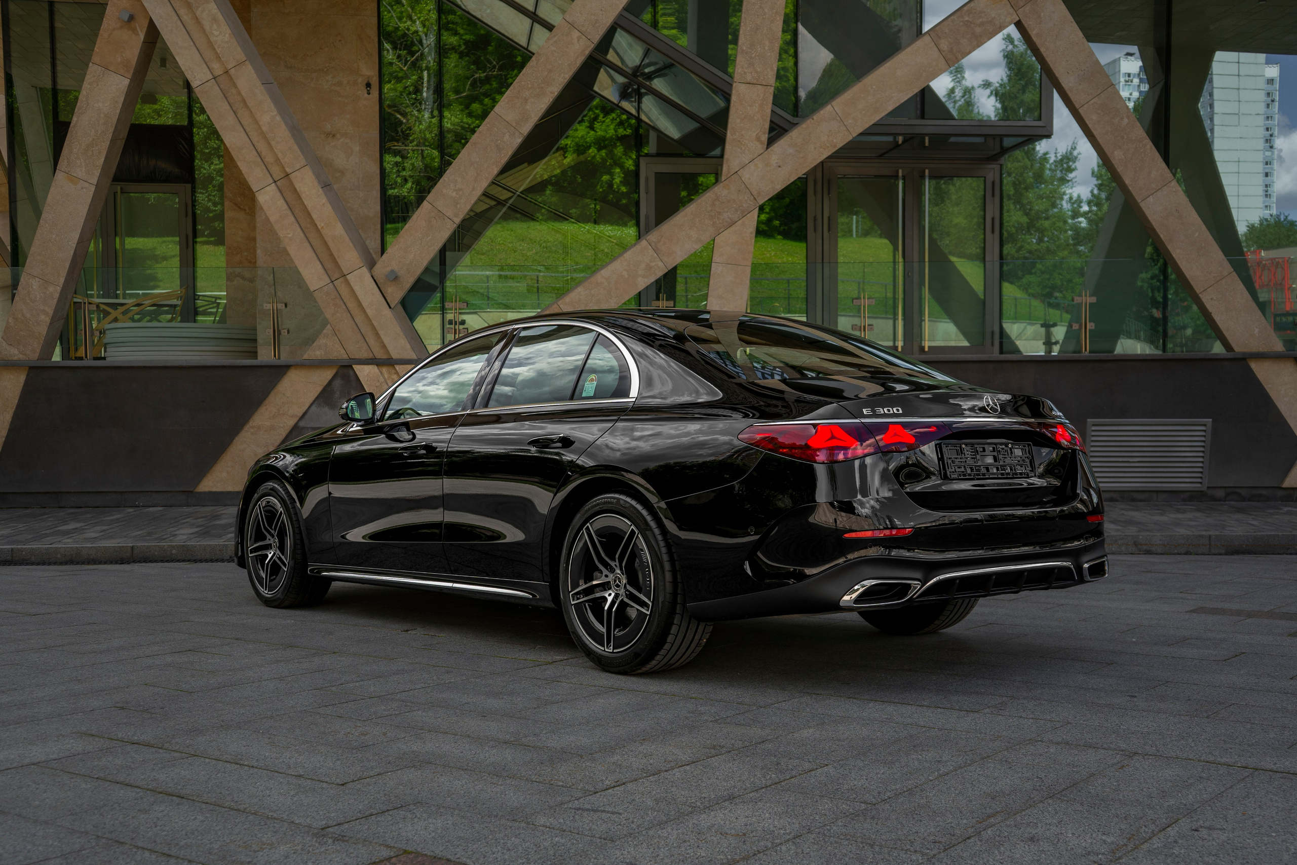 Mercedes-Benz E-class (E300). Автомобильный фотограф Ногинск Денис Городок