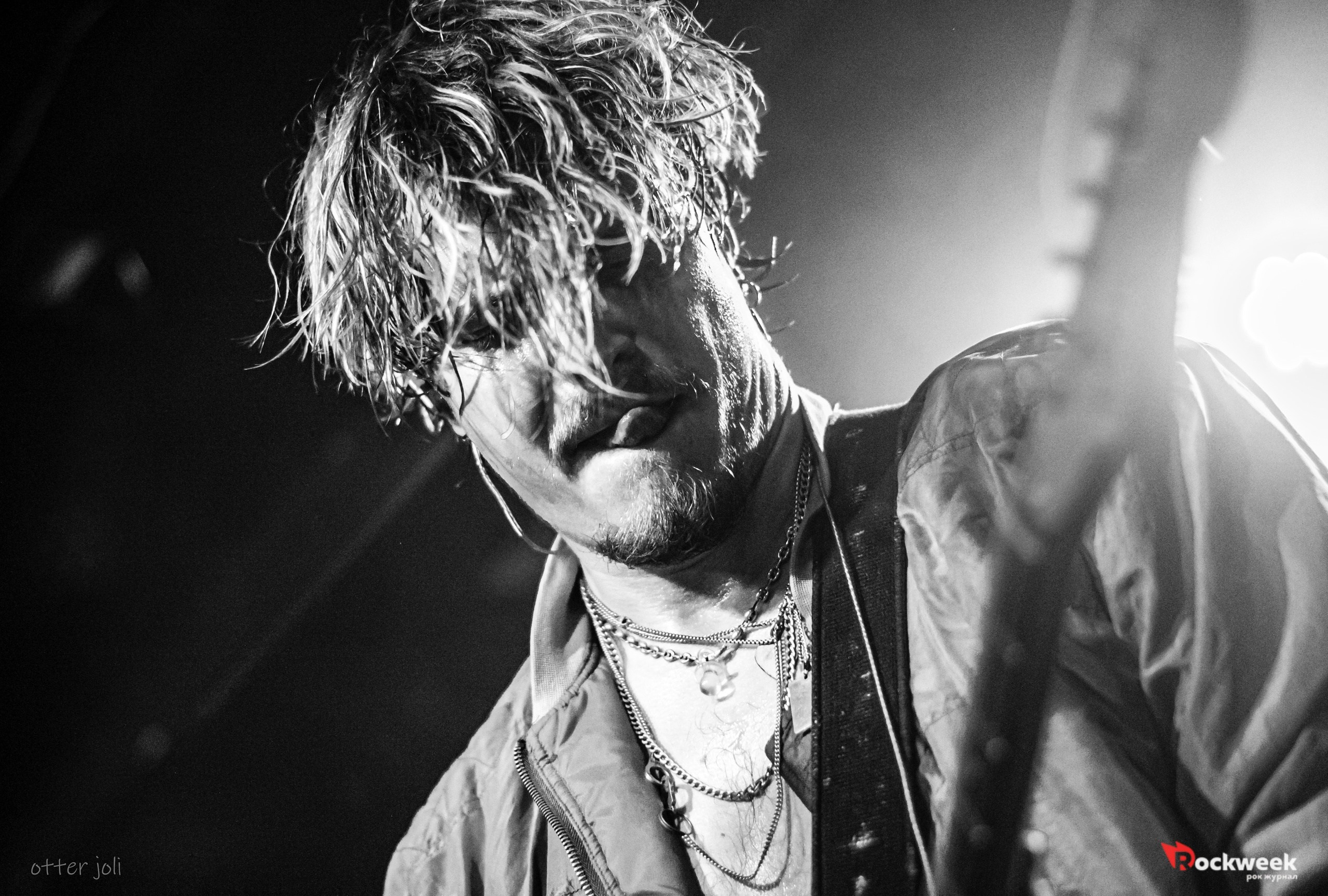 Контакты. Концертный репортёр Валерия Сафина