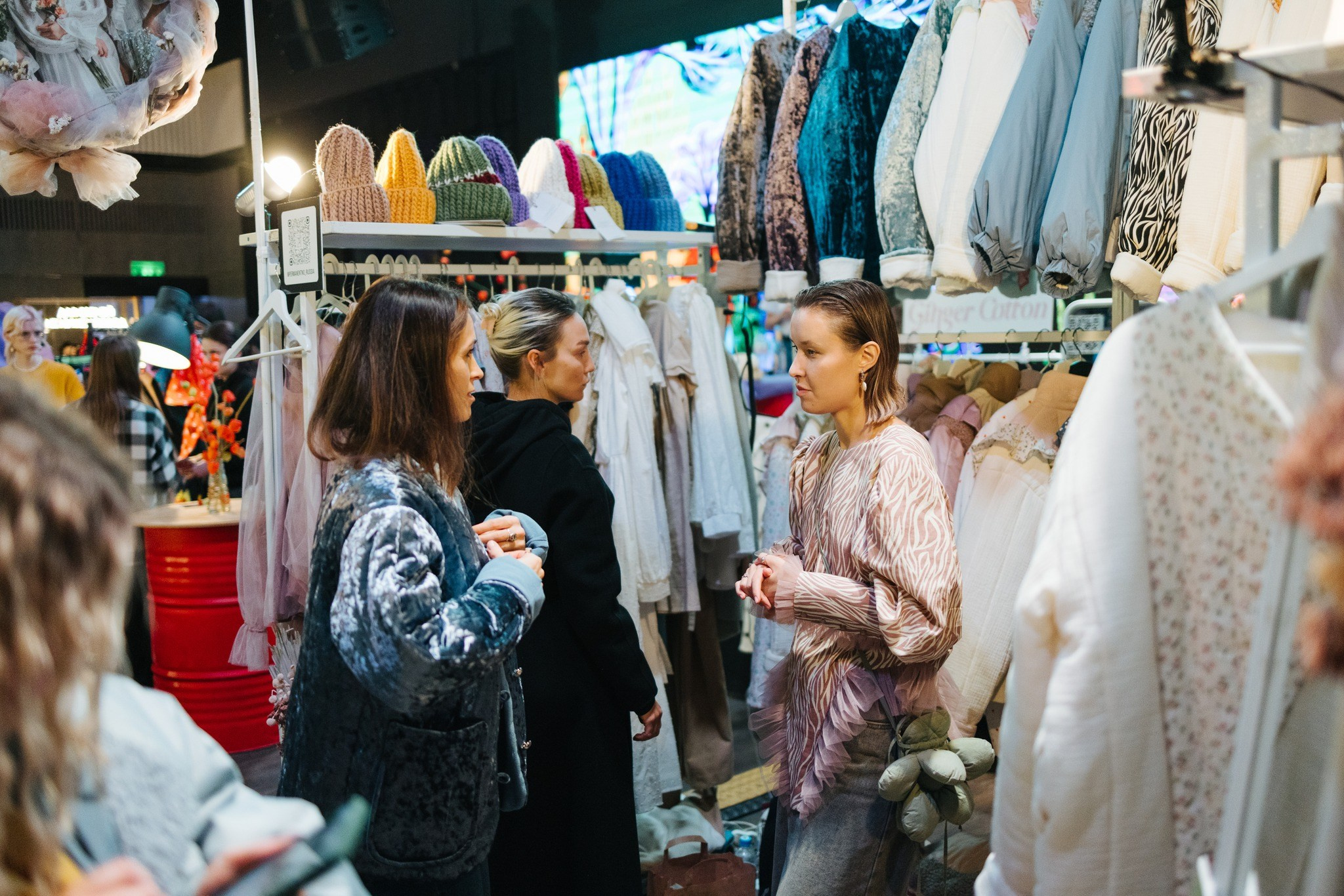 21–22 октября 2023 в Универмаге «Цветной» / фото Валерий Белобеев. Фотоотчеты «Ламбада-маркета»