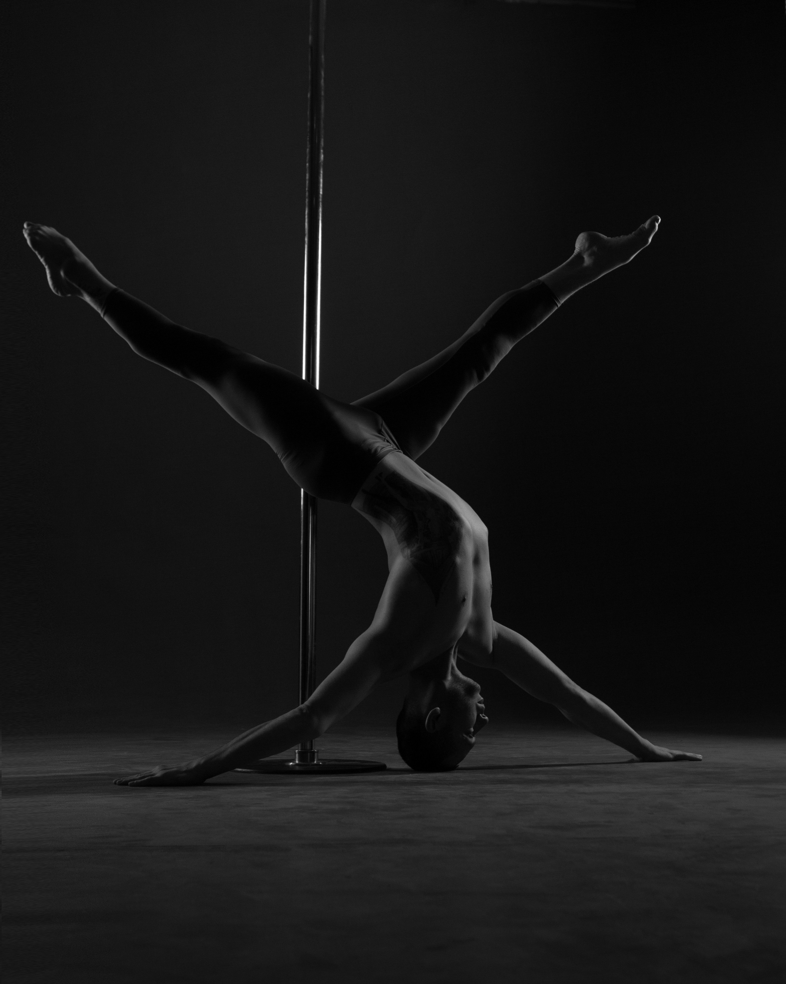 Pole dance (Минимализм). Фотограф Диана Лысанова