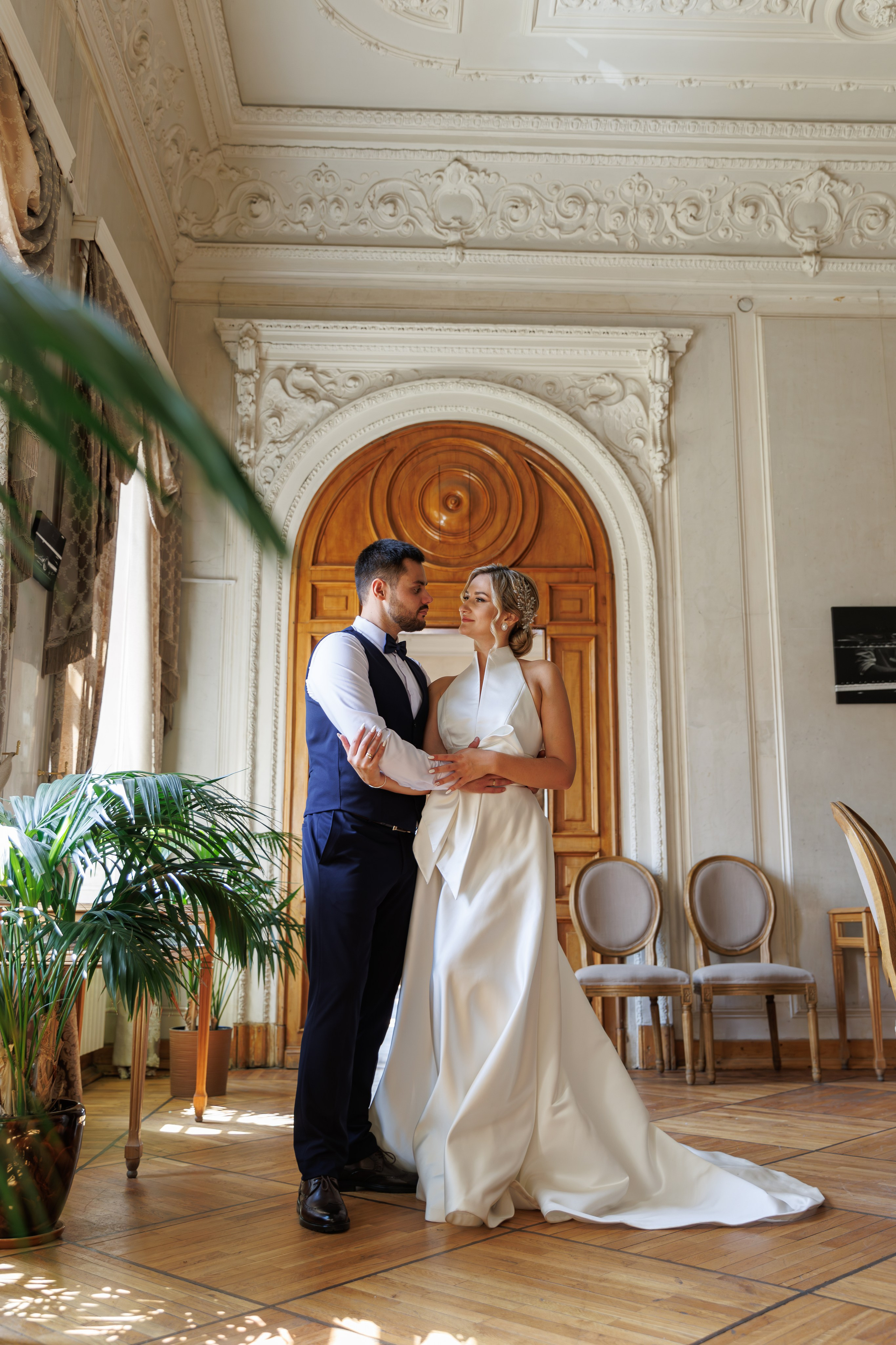 Свадебная фотосессия в библиотеке-читальне им А. С. Пушкина. Свадебный фотограф Москва и МО Сергей Киржаев