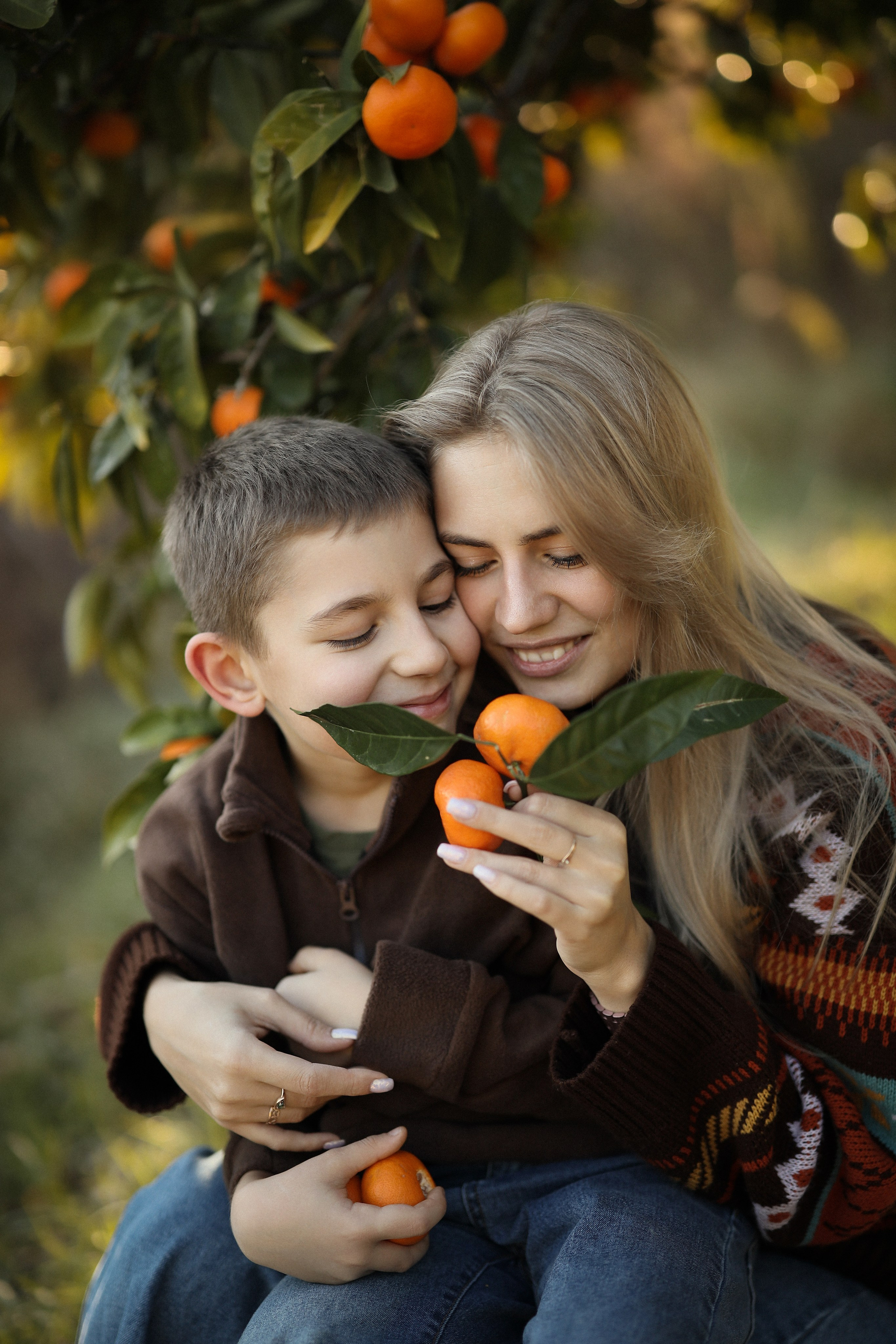 Фотосессия в мандариновом саду в Новом Афоне, Абхазия. Свадебный и семейный фотограф в Абхазии Жанна Соснина