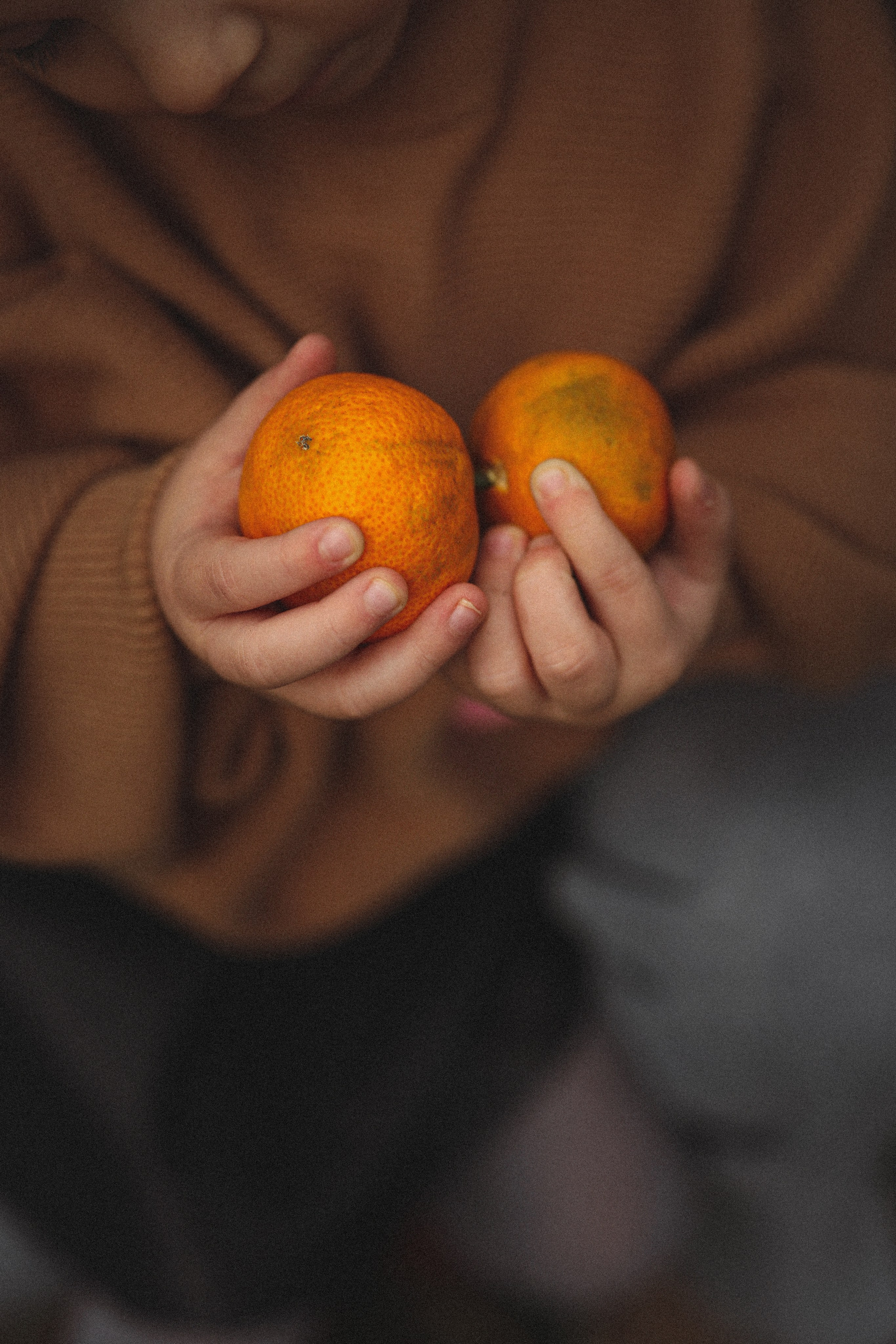 Семейная фотосессия в саду мандаринов. Свадебный и семейный фотограф в Абхазии Жанна Соснина