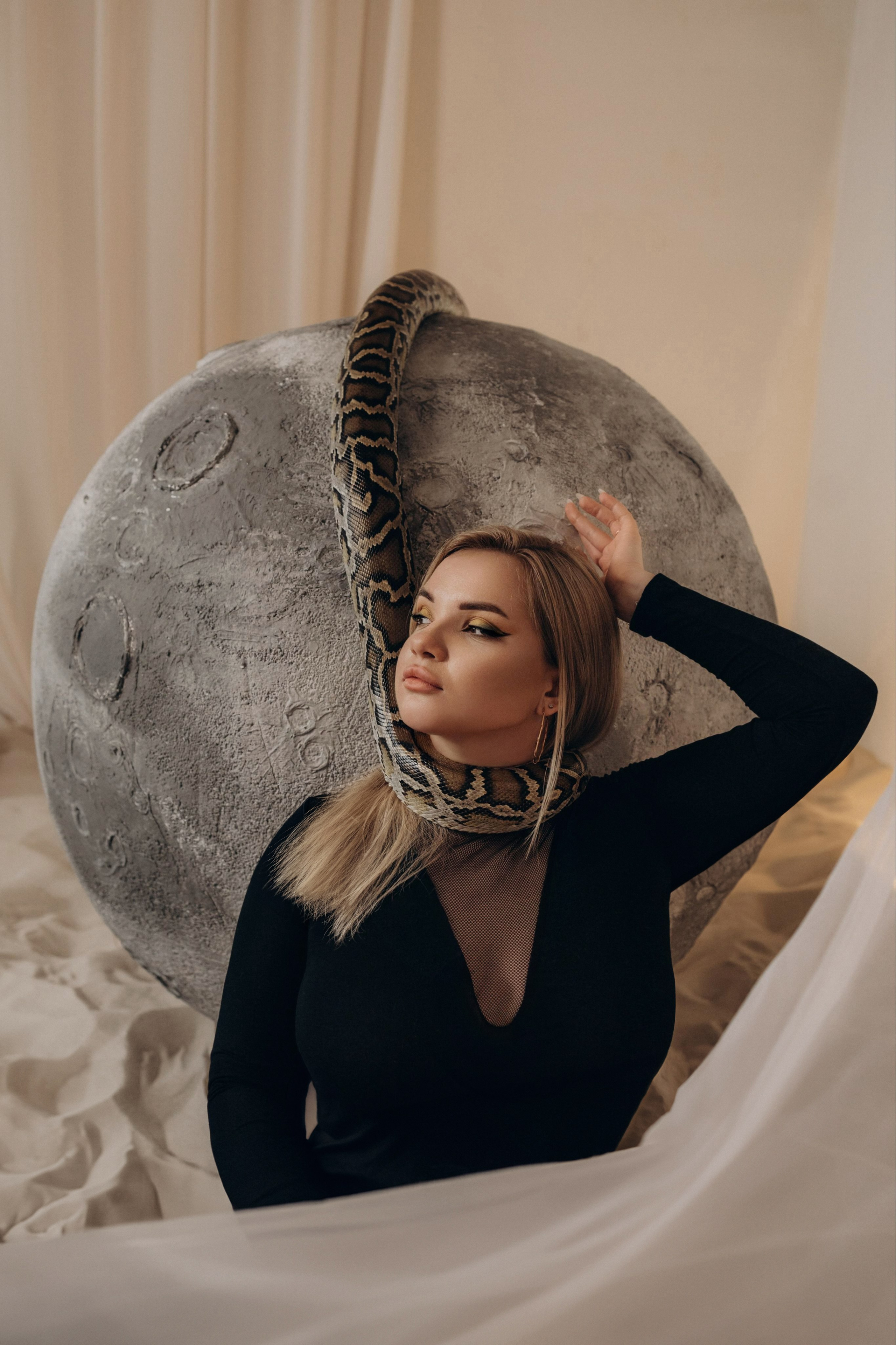 Даша. Змея. Фотограф Ксения Железникова