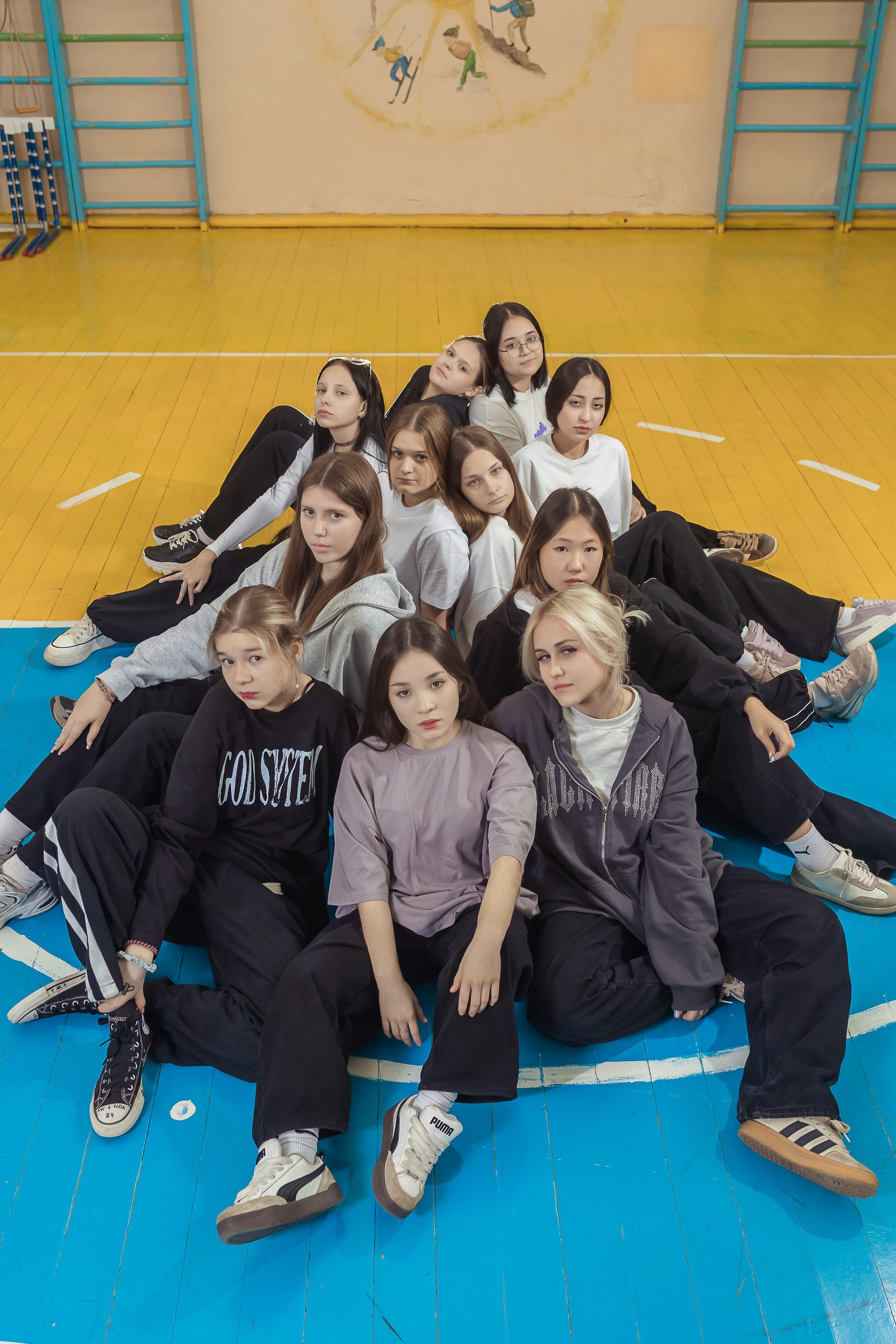 Выпускной альбом для 9-11 классов. Свадебный и семейный фотограф в Оренбурге Ильяна Тукжанова