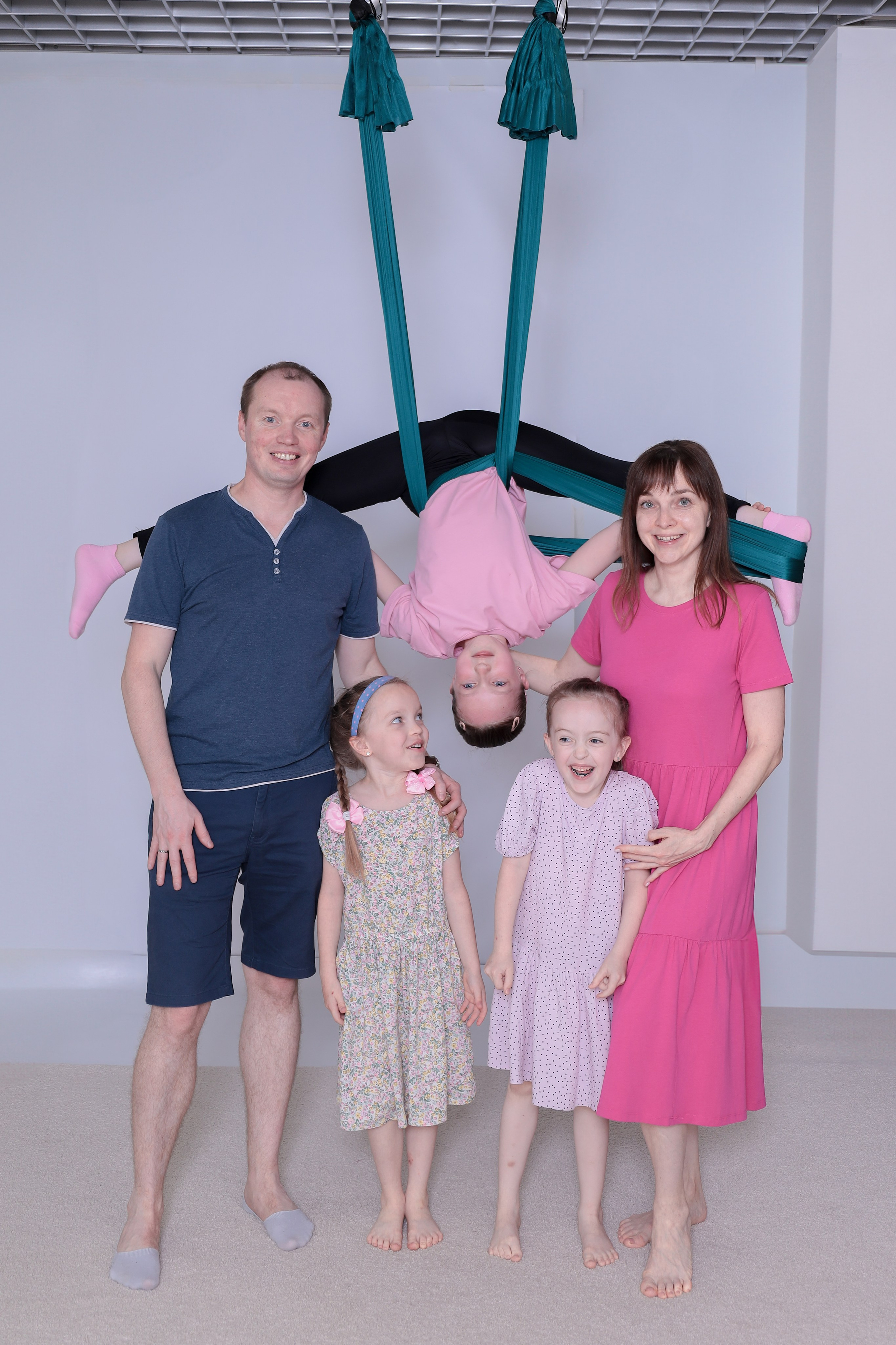 Детская аэройога. Фотограф Надршина Лилия