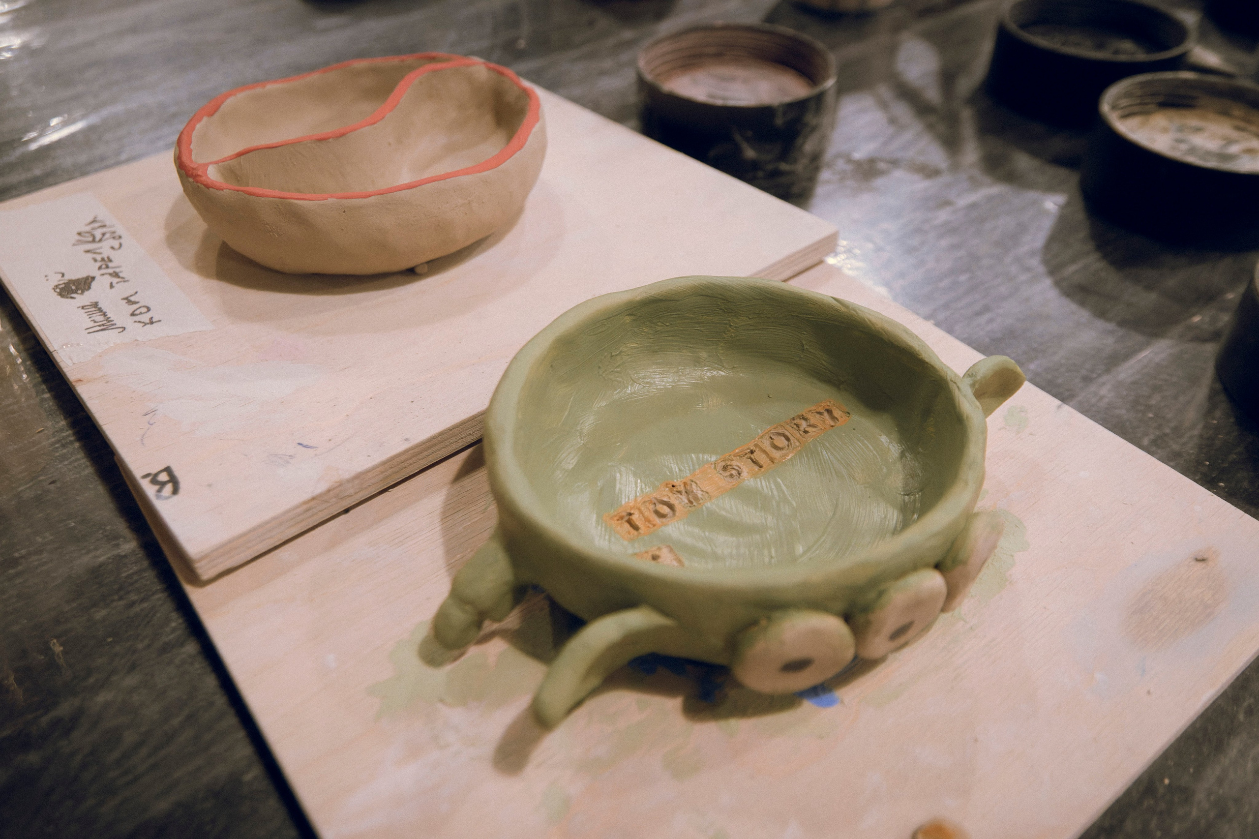 В гончарной мастерской. Плак или Квак