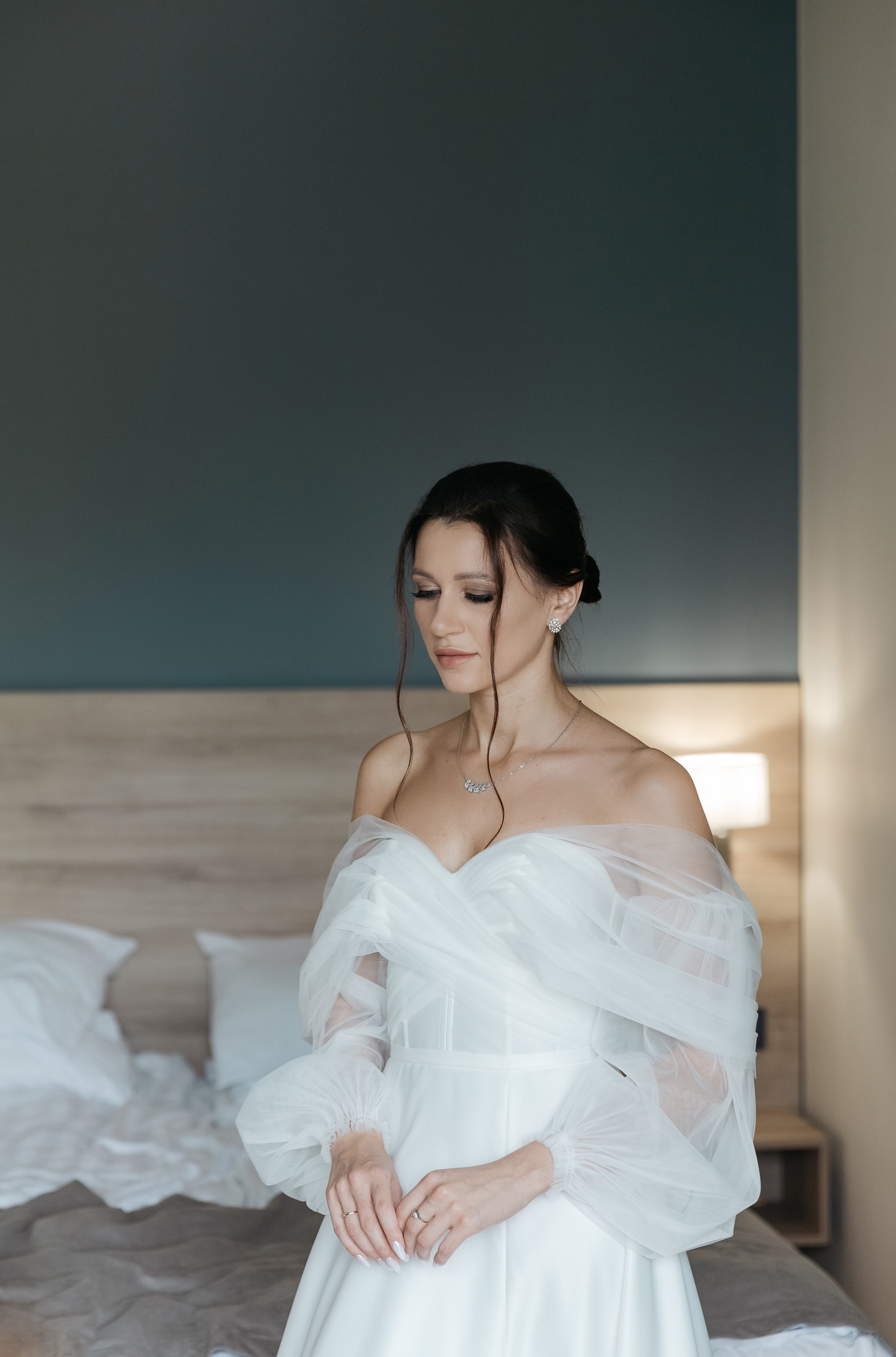 Волшебство уходит — Знаю. — И что мы будем делать? — Наслаждаться моментом. Свадебный фотограф в Санкт-Петербурге