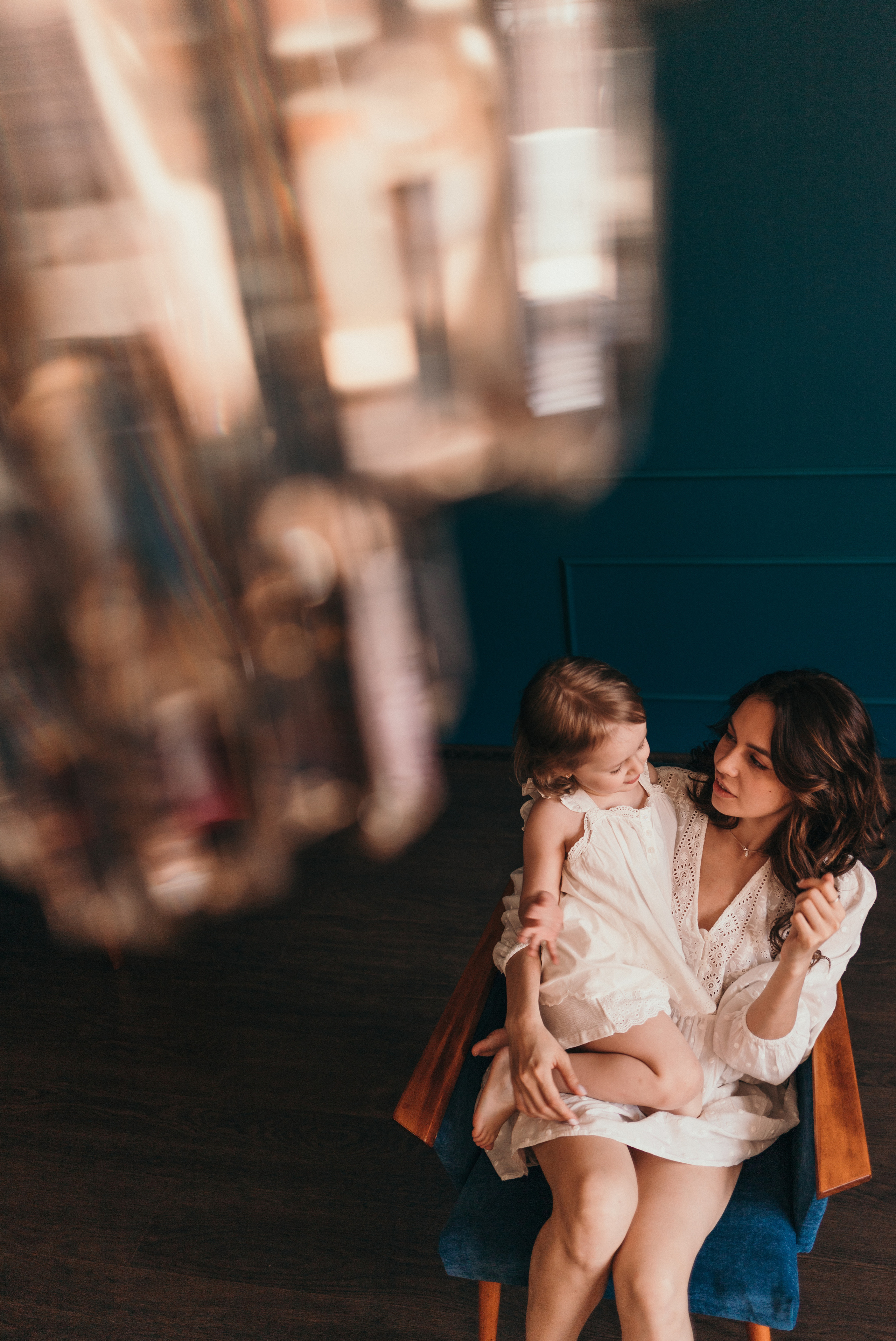 АЛЕКСАНДРА И&nbsp;ТЕОНА