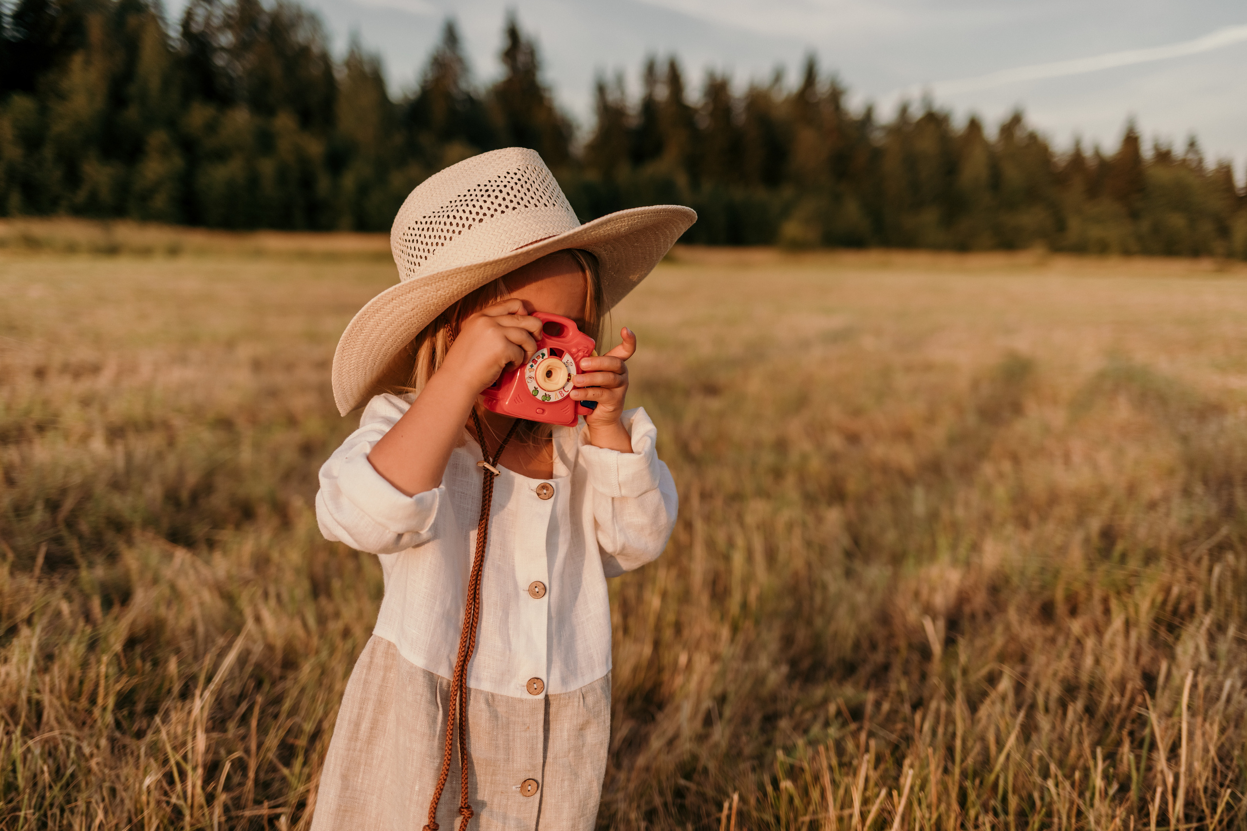ДЕВЧОНКИ В СТОГАХ. Семейный Фотограф в Санкт-Петербурге Пушкин Анастасия Дьяконенкова