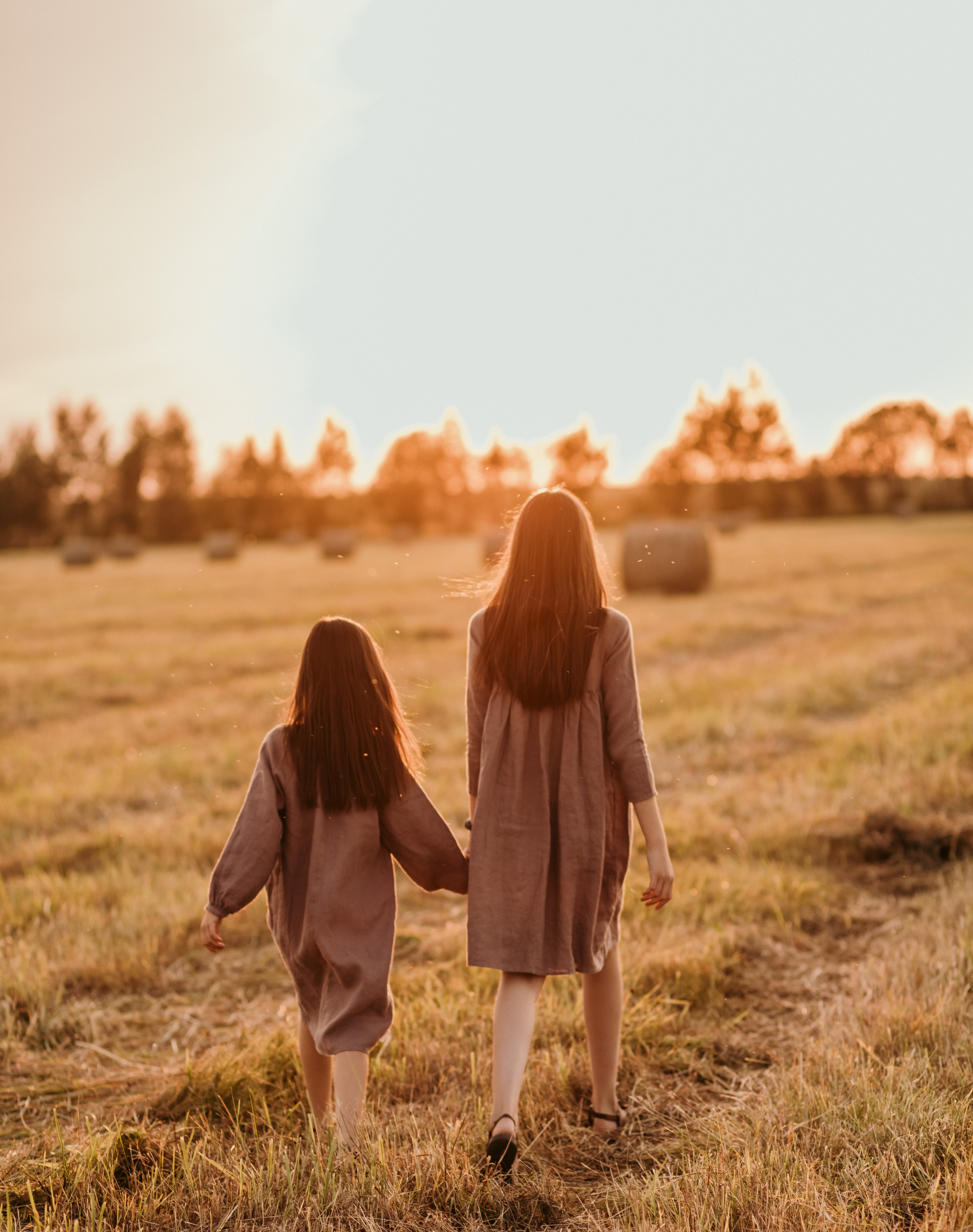ДЕВЧОНКИ В СТОГАХ. Семейный Фотограф в Санкт-Петербурге Пушкин Анастасия Дьяконенкова