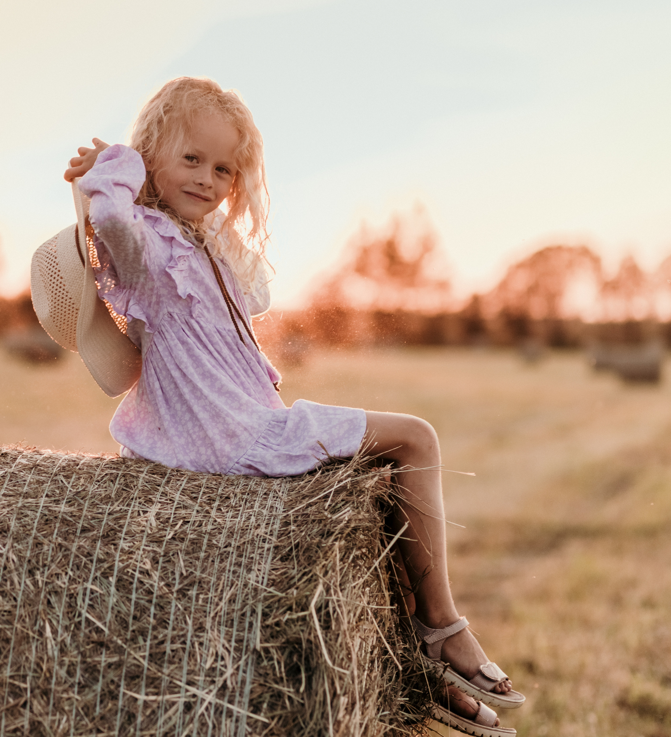 ДЕВЧОНКИ В СТОГАХ. Семейный Фотограф в Санкт-Петербурге Пушкин Анастасия Дьяконенкова