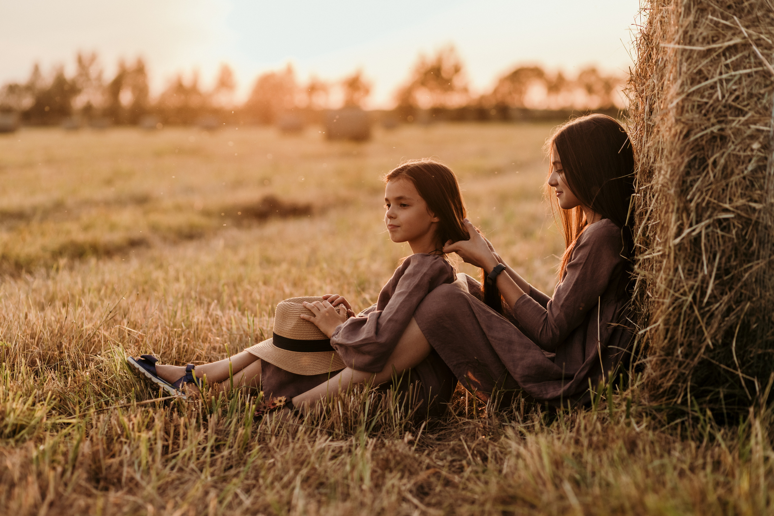 ДЕВЧОНКИ В СТОГАХ. Семейный Фотограф в Санкт-Петербурге Пушкин Анастасия Дьяконенкова