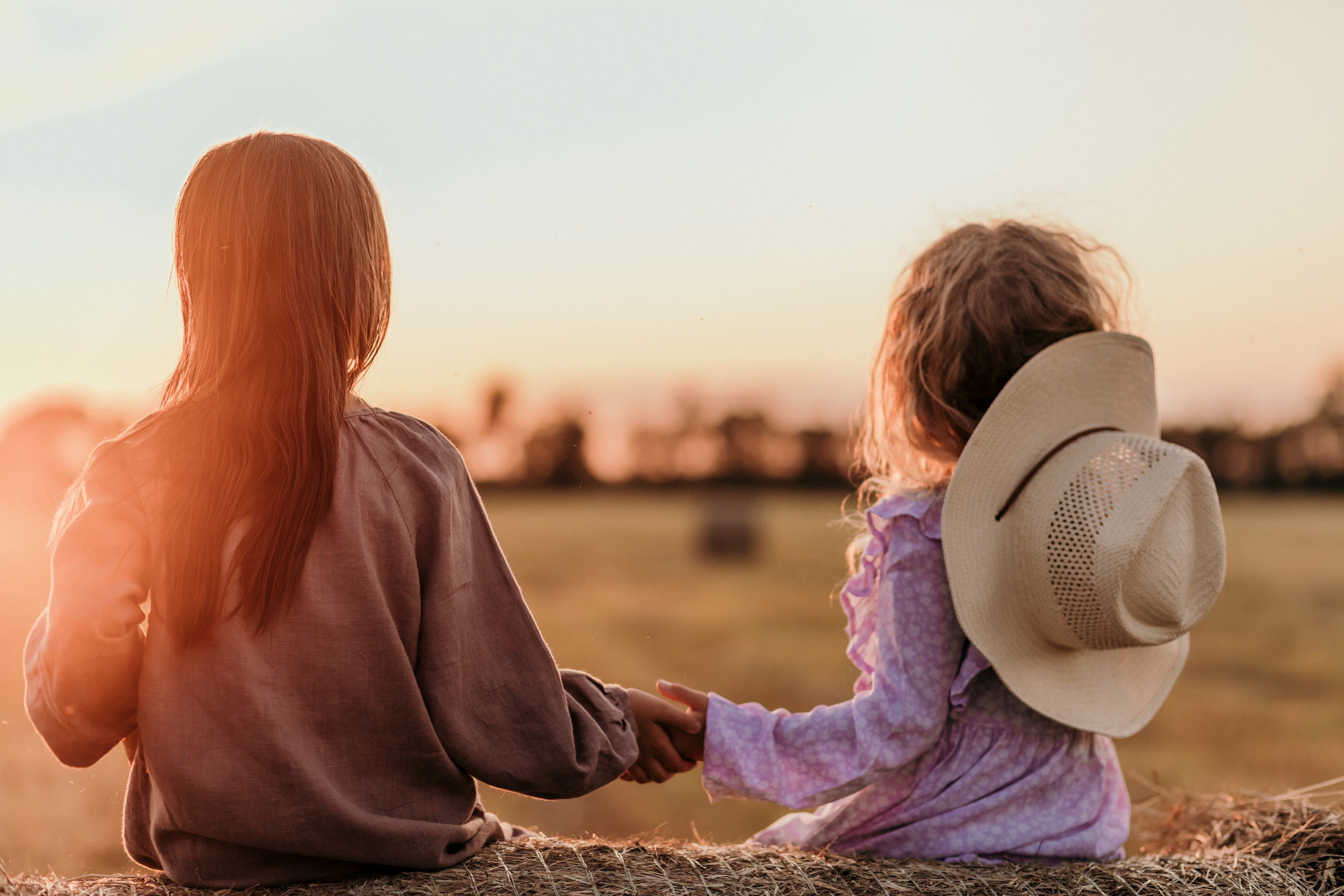 ДЕВЧОНКИ В СТОГАХ. Семейный Фотограф в Санкт-Петербурге Пушкин Анастасия Дьяконенкова