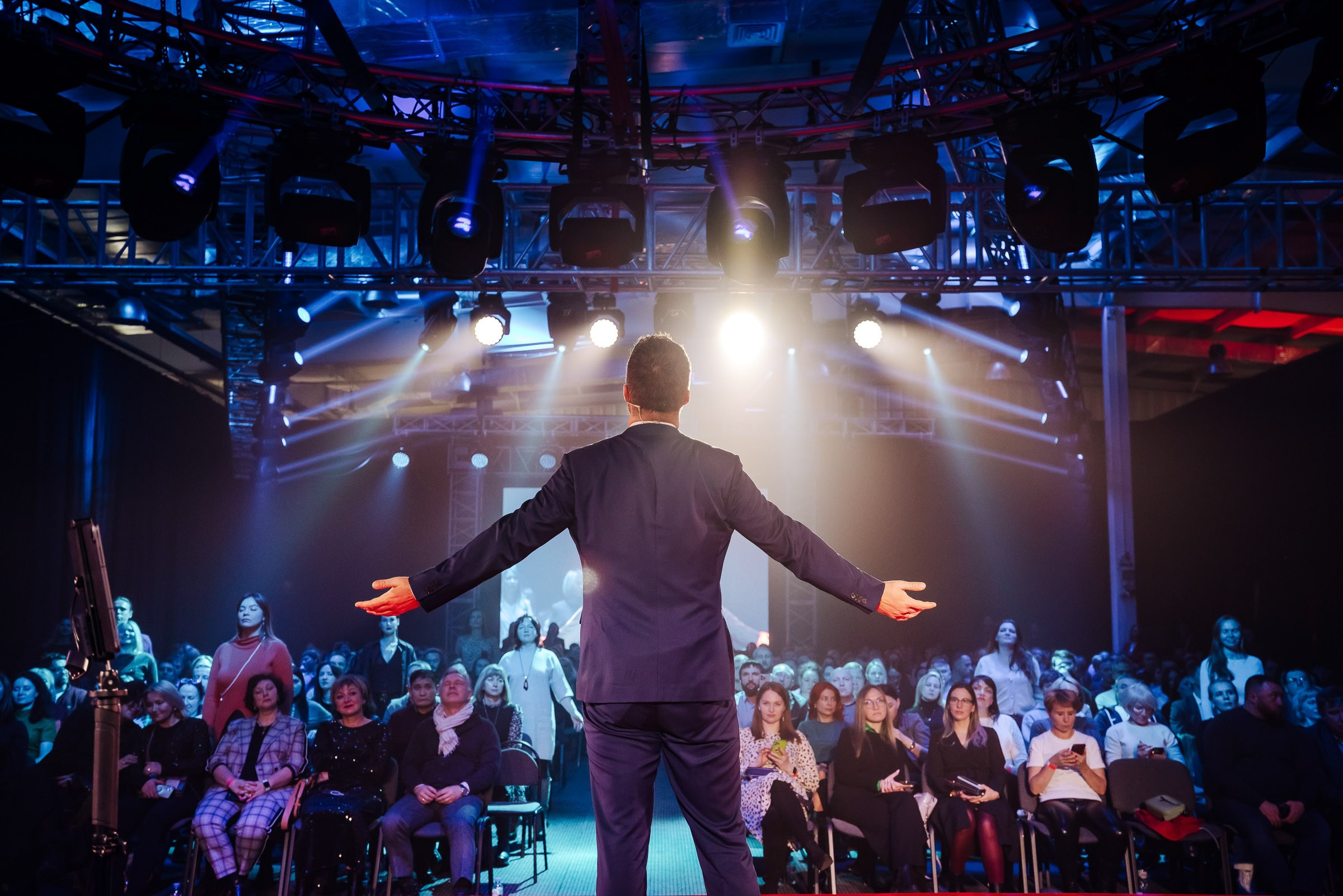 Альфа Конфа. Кадровик продакшн: Фото и видеосъемка форумов, конференций, масштабных событий в Иркутске