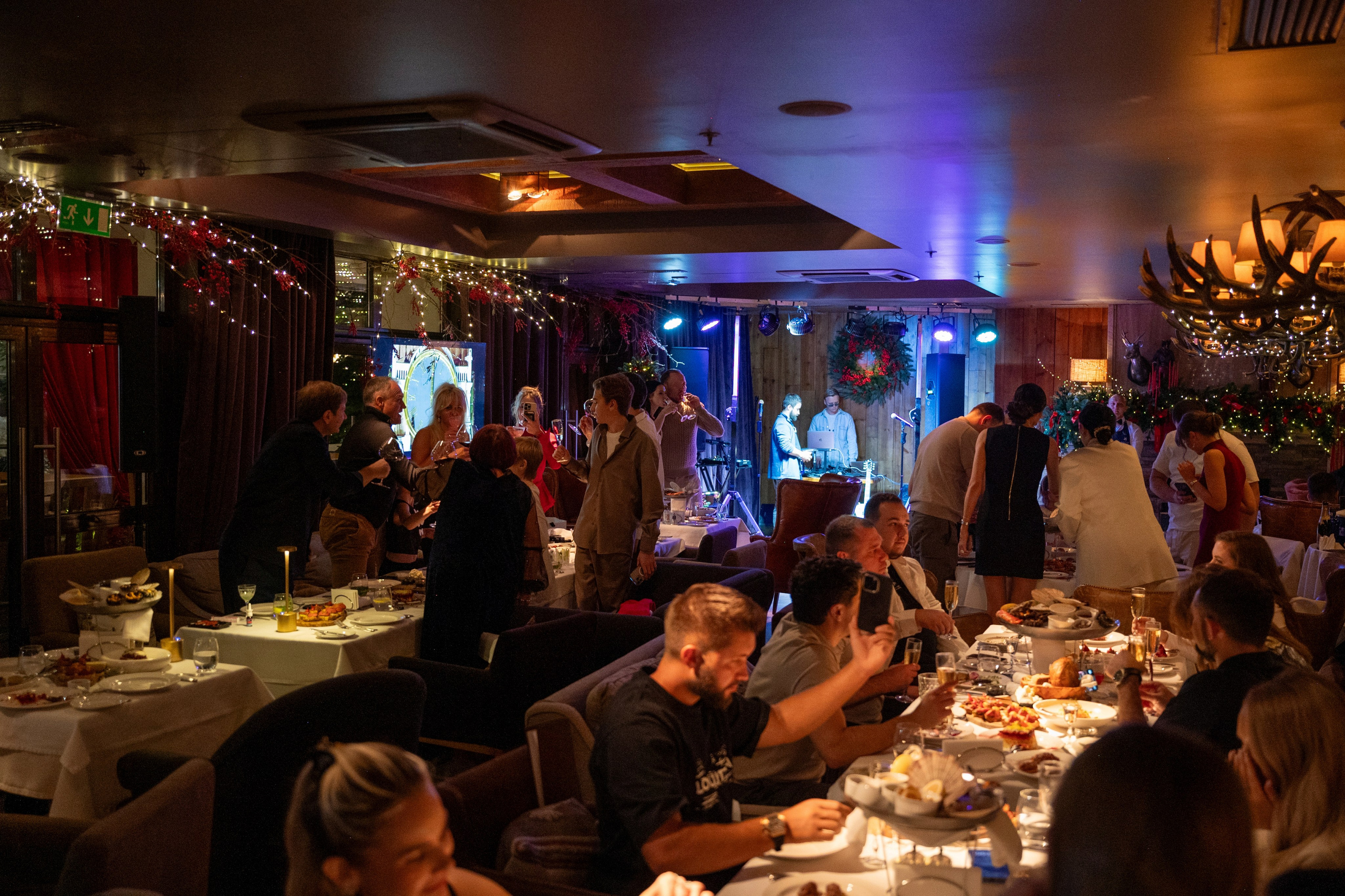 Новый год 2025 в ресторане Red Fox. Репортажный фотограф в Красной Поляне и Сочи Павлюченко Екатерина