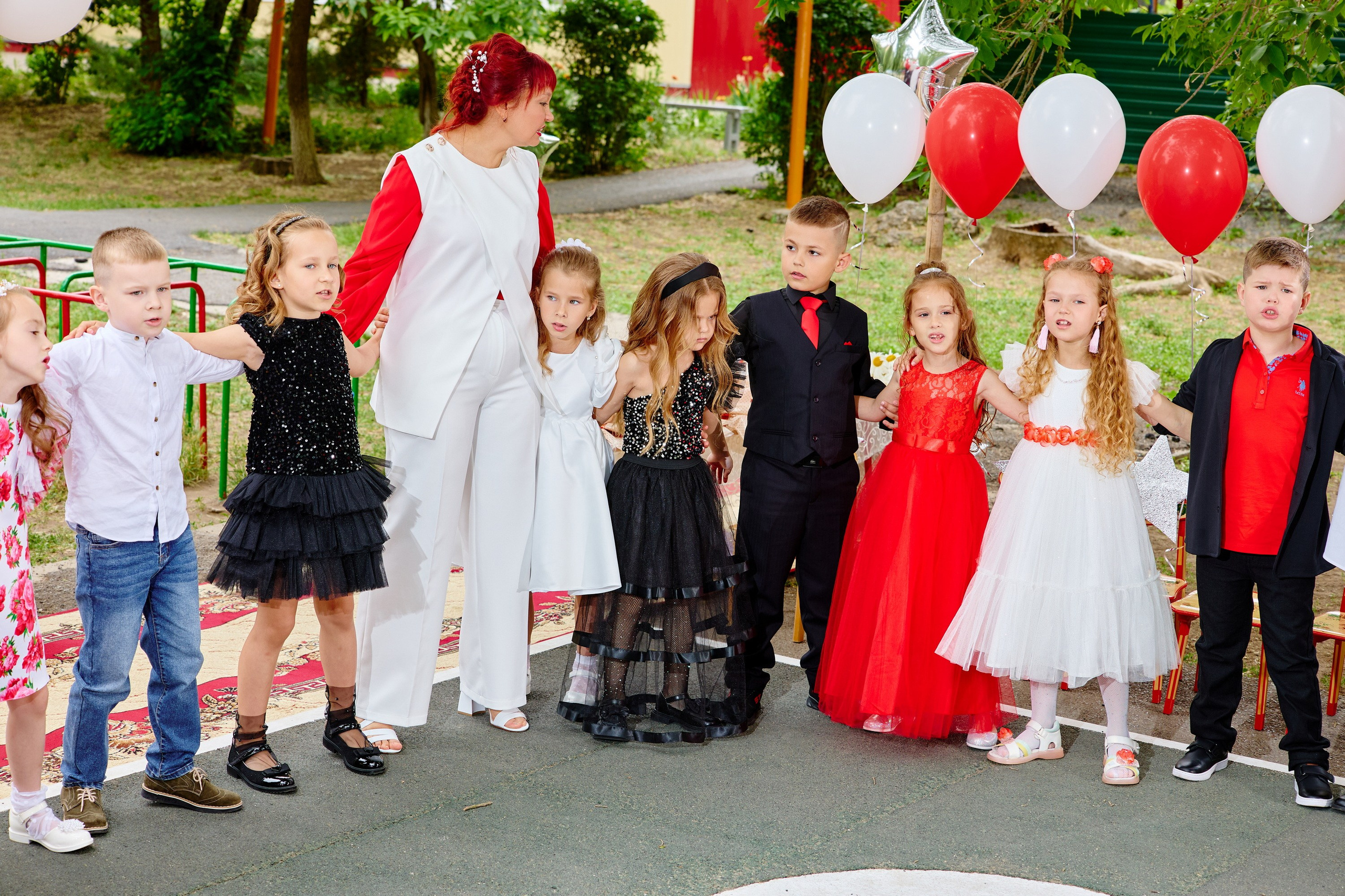 Выпускной 45 сад. Фотограф Выпускные альбомы Таганрог Сергей Коробченко