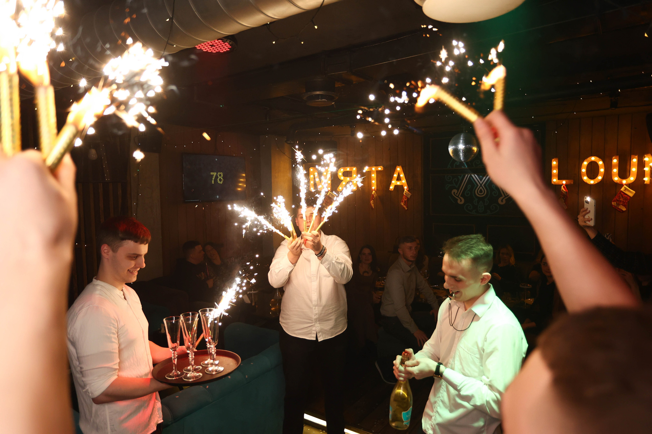 16/12/23 Новогоднее караоке в Мята Спортивная. Мята Спортивная — Кальянная, караоке, бар в Минске