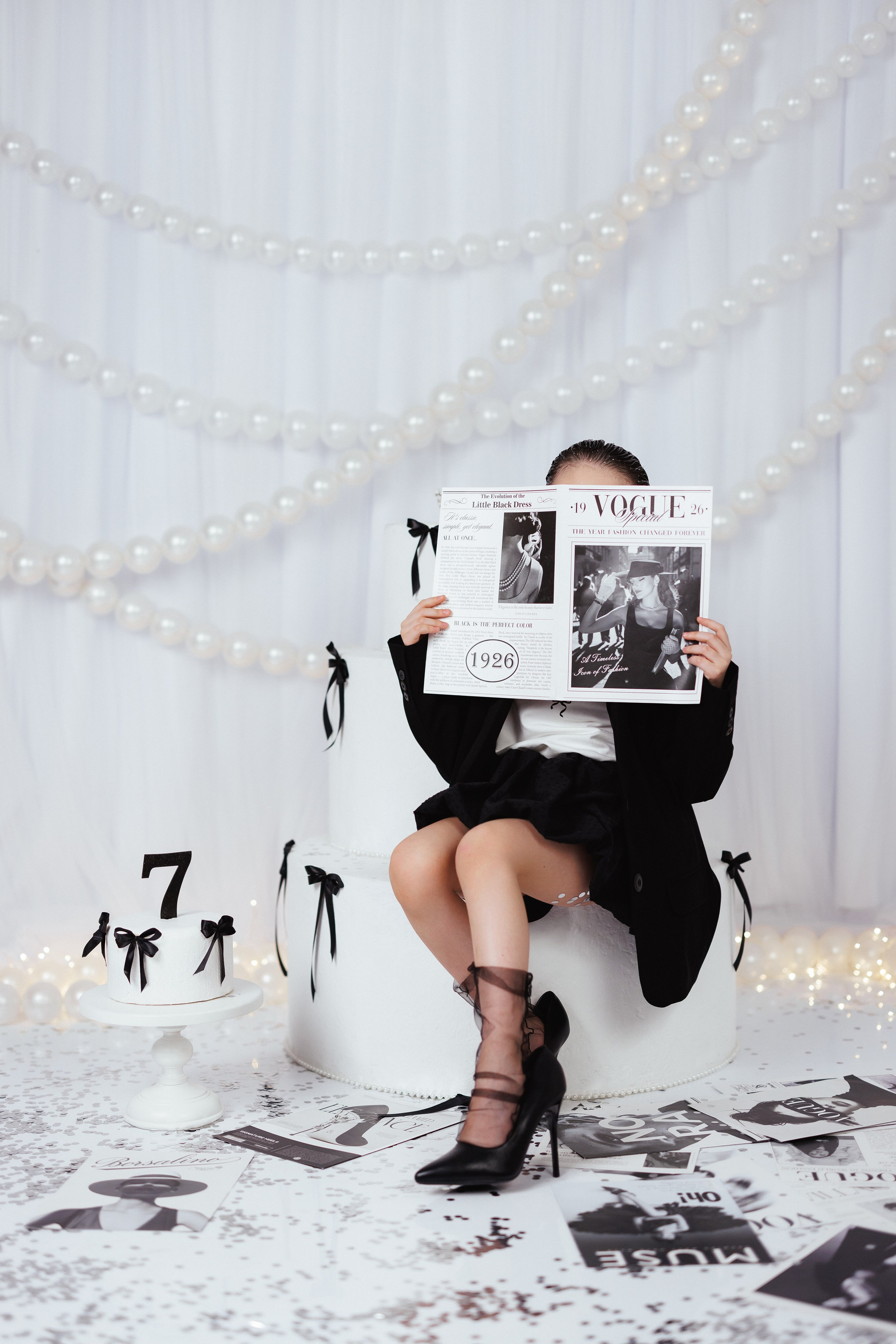 Фотосессия к дню рождения с большим тортом, в детской фотостудии «Антураж», город Краснодар. Семейный и детский фотограф в Краснодаре Анна Трашкова