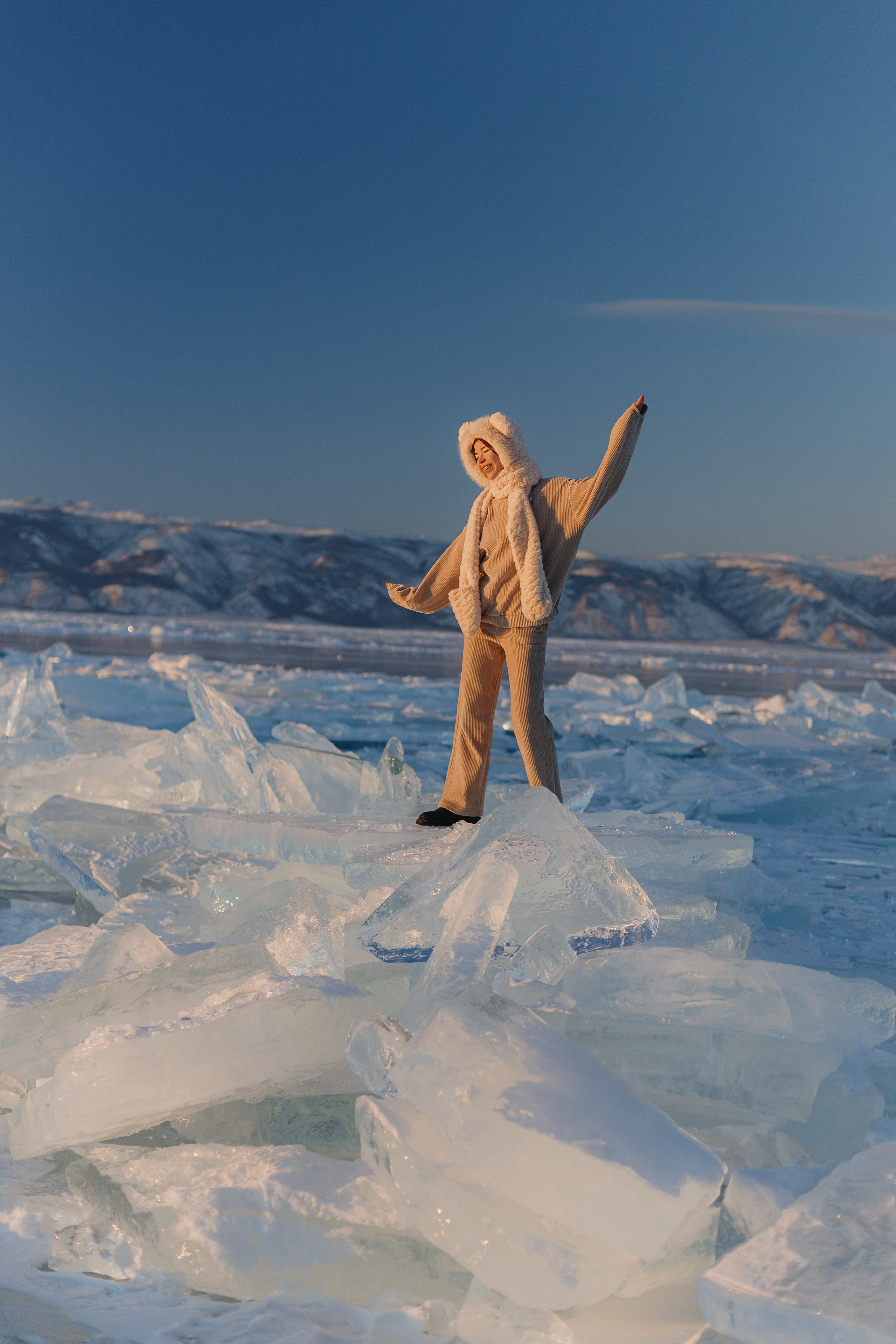 Последний день чистого льда. Фотограф Ольхон, Регина