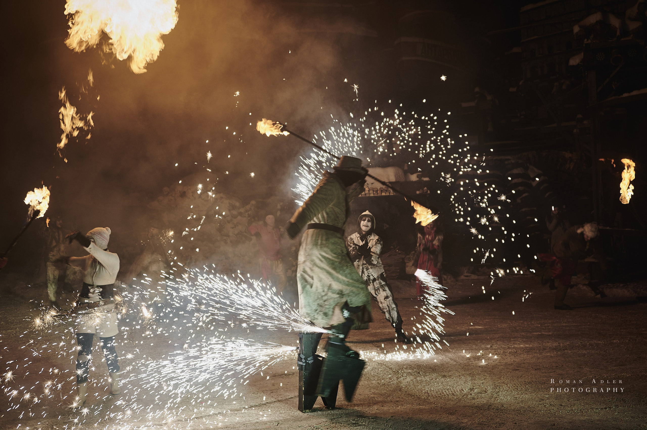Новогодняя сказка от Ночных волков. Фотограф Роман Адлер