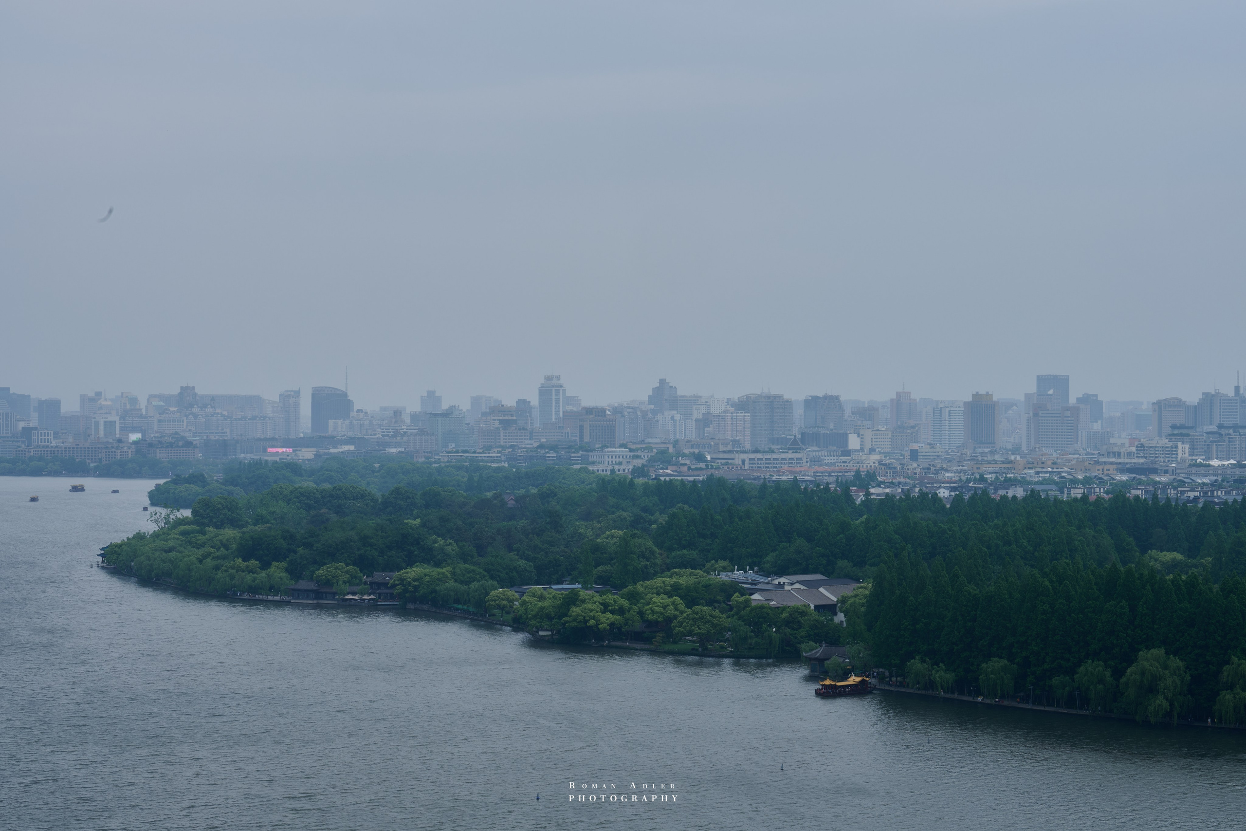 Озеро Сиху в Ханчжоу. Фотограф Роман Адлер