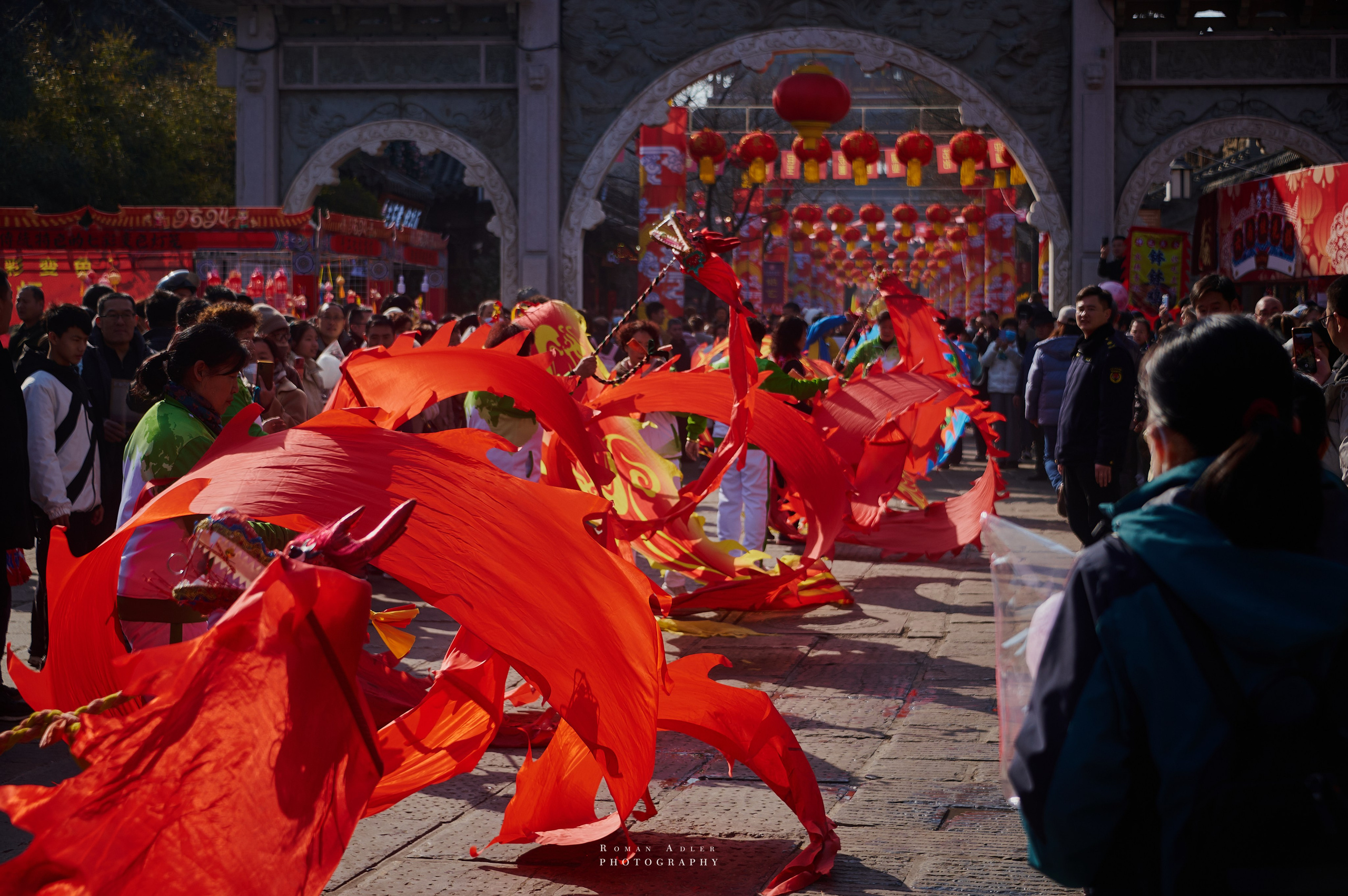 Новогодний парад в Цинчжоу. Китай. Фотограф Роман Адлер