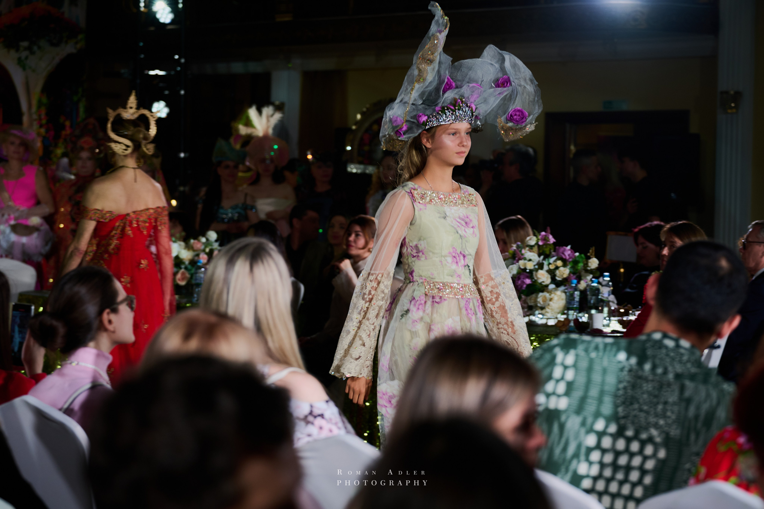 Золотая Неделя Моды. Фотограф Роман Адлер