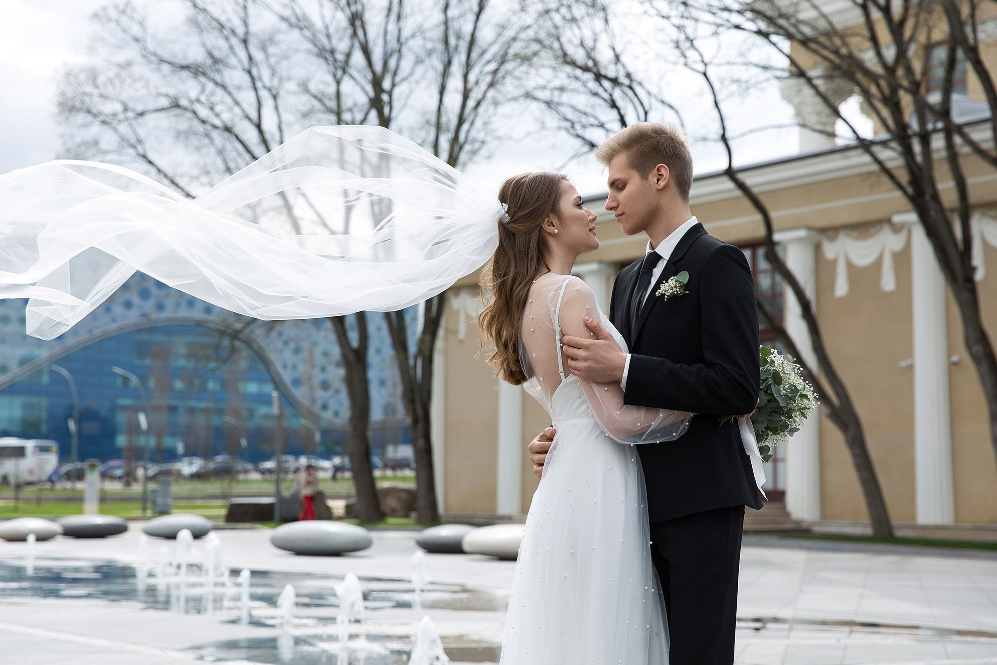 Прогулка, фотосессия жениха и невесты. Свадебная съемка. Фотограф в Москве Валерий Боцман