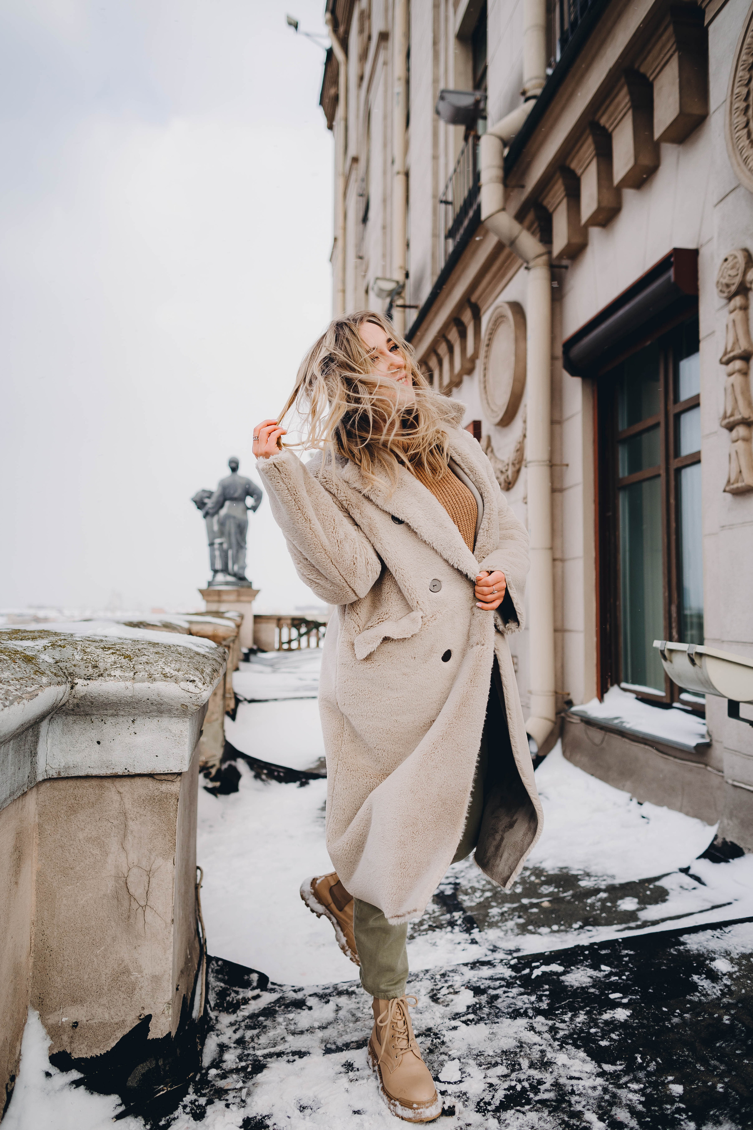 Анастасия на балконе. Портретный фотограф в Минске Анна Волейко