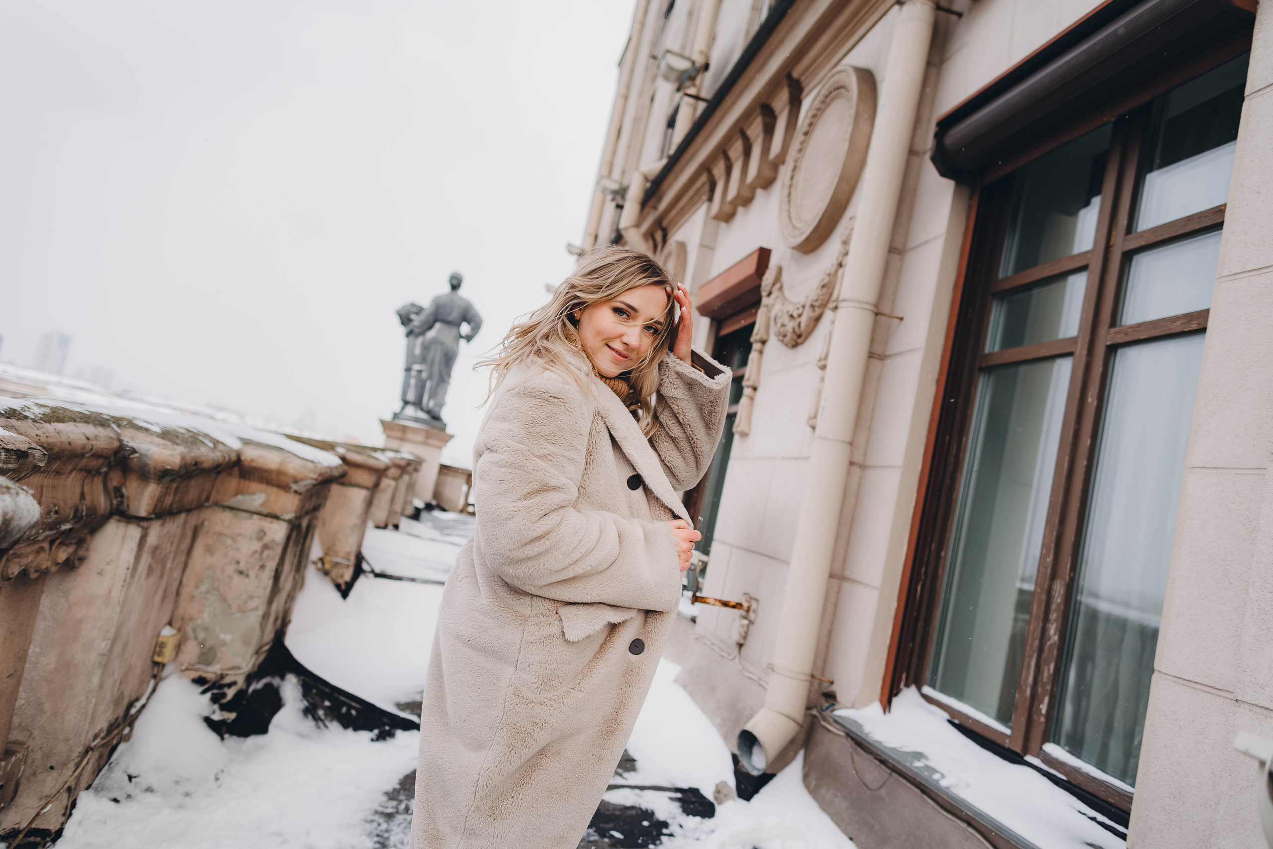 Анастасия на балконе. Портретный фотограф в Минске Анна Волейко