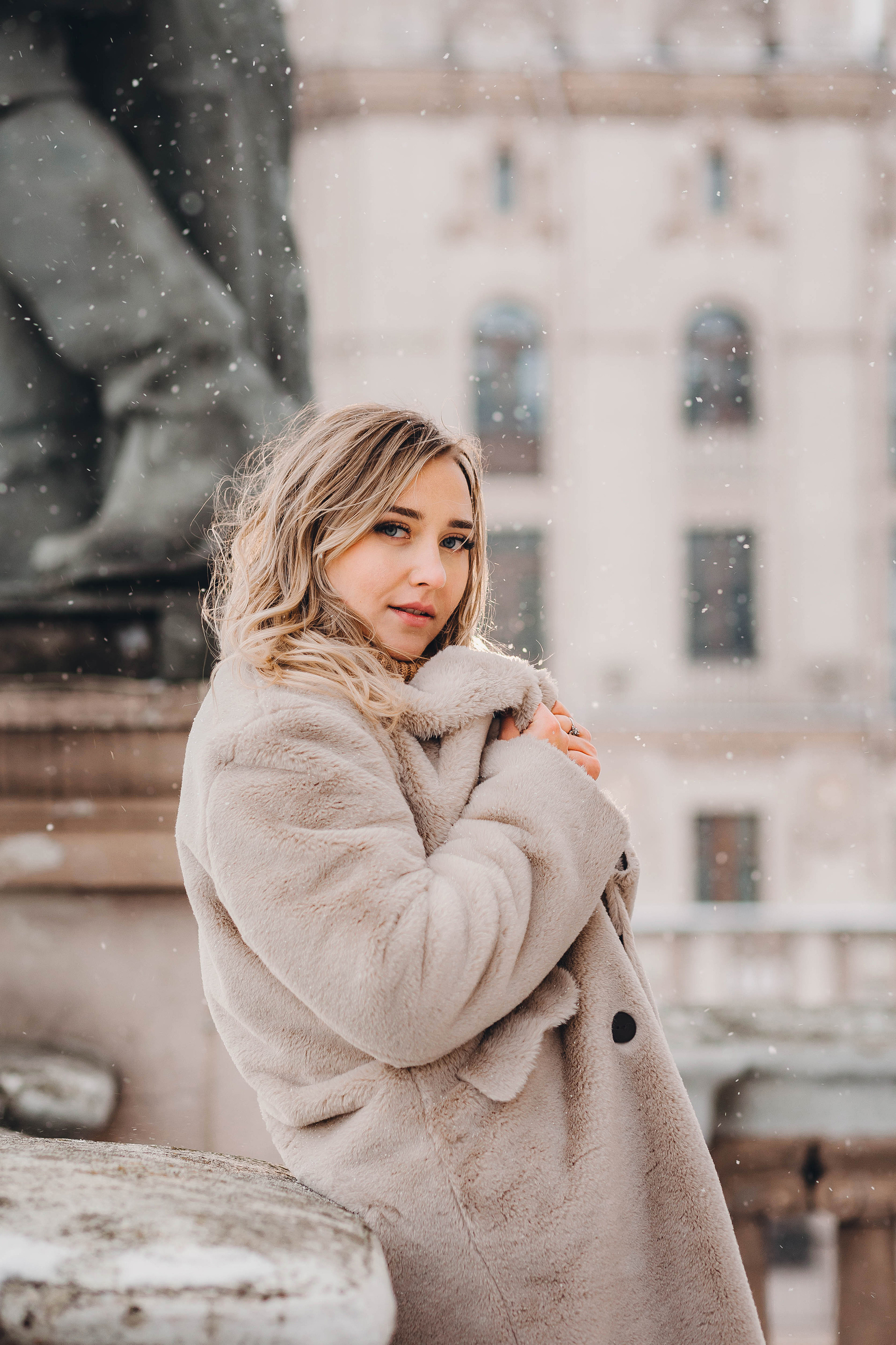 Анастасия на балконе. Портретный фотограф в Минске Анна Волейко