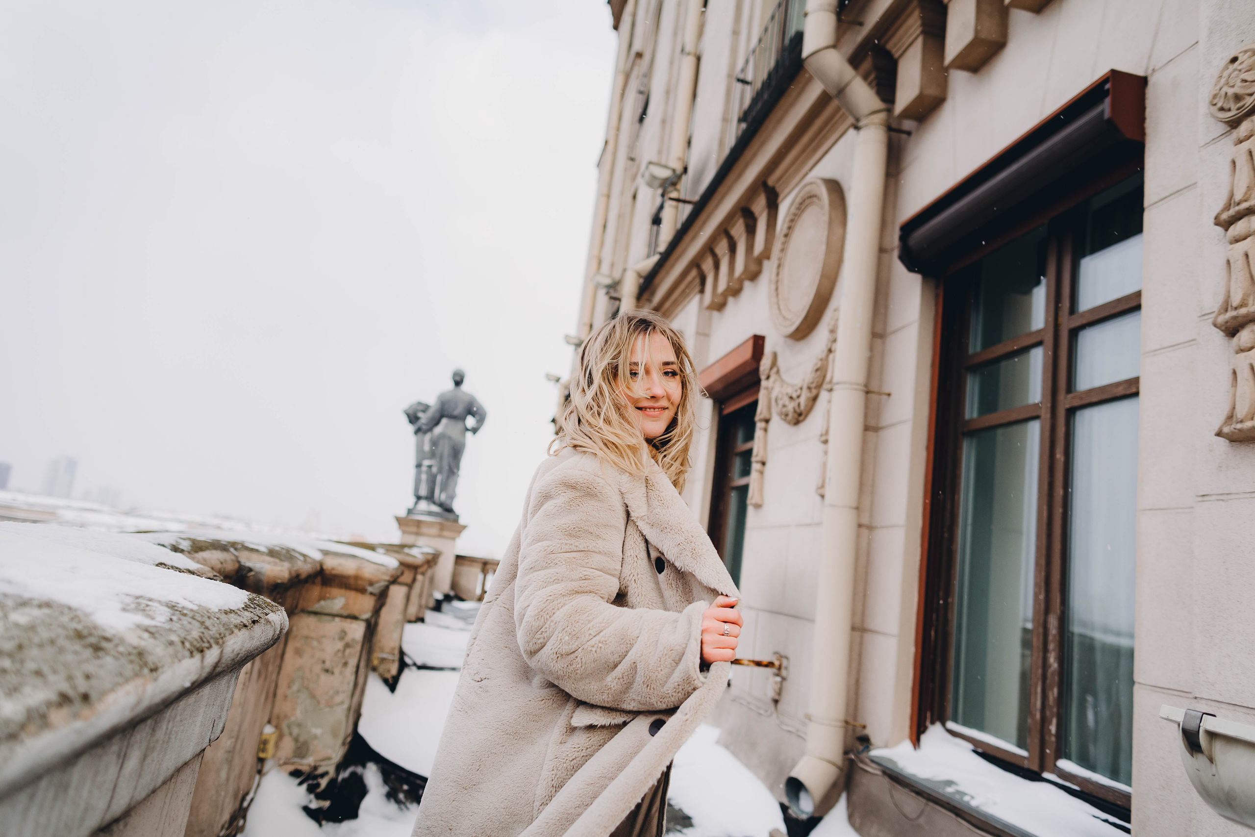 Анастасия на балконе. Портретный фотограф в Минске Анна Волейко
