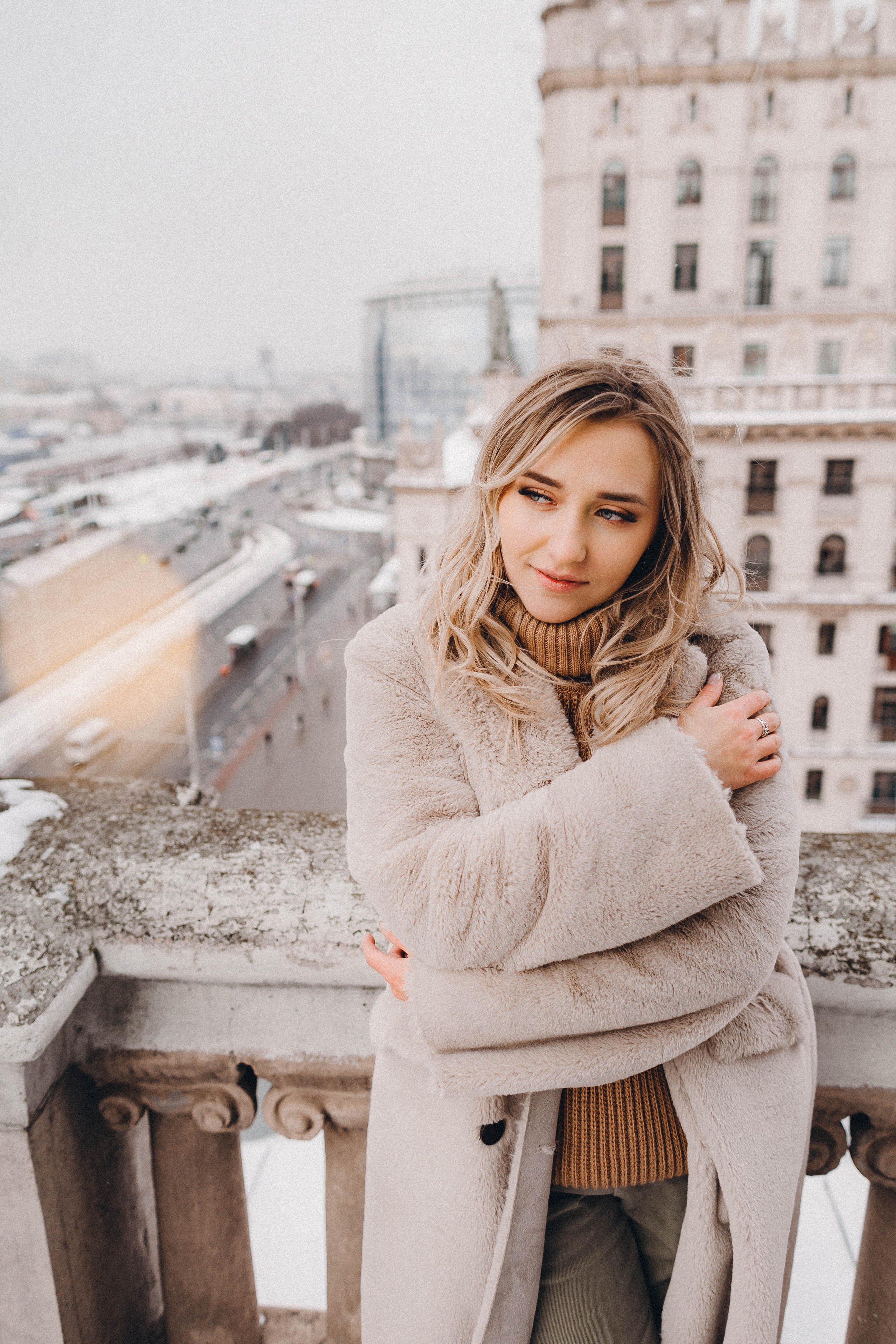 Анастасия на балконе. Портретный фотограф в Минске Анна Волейко