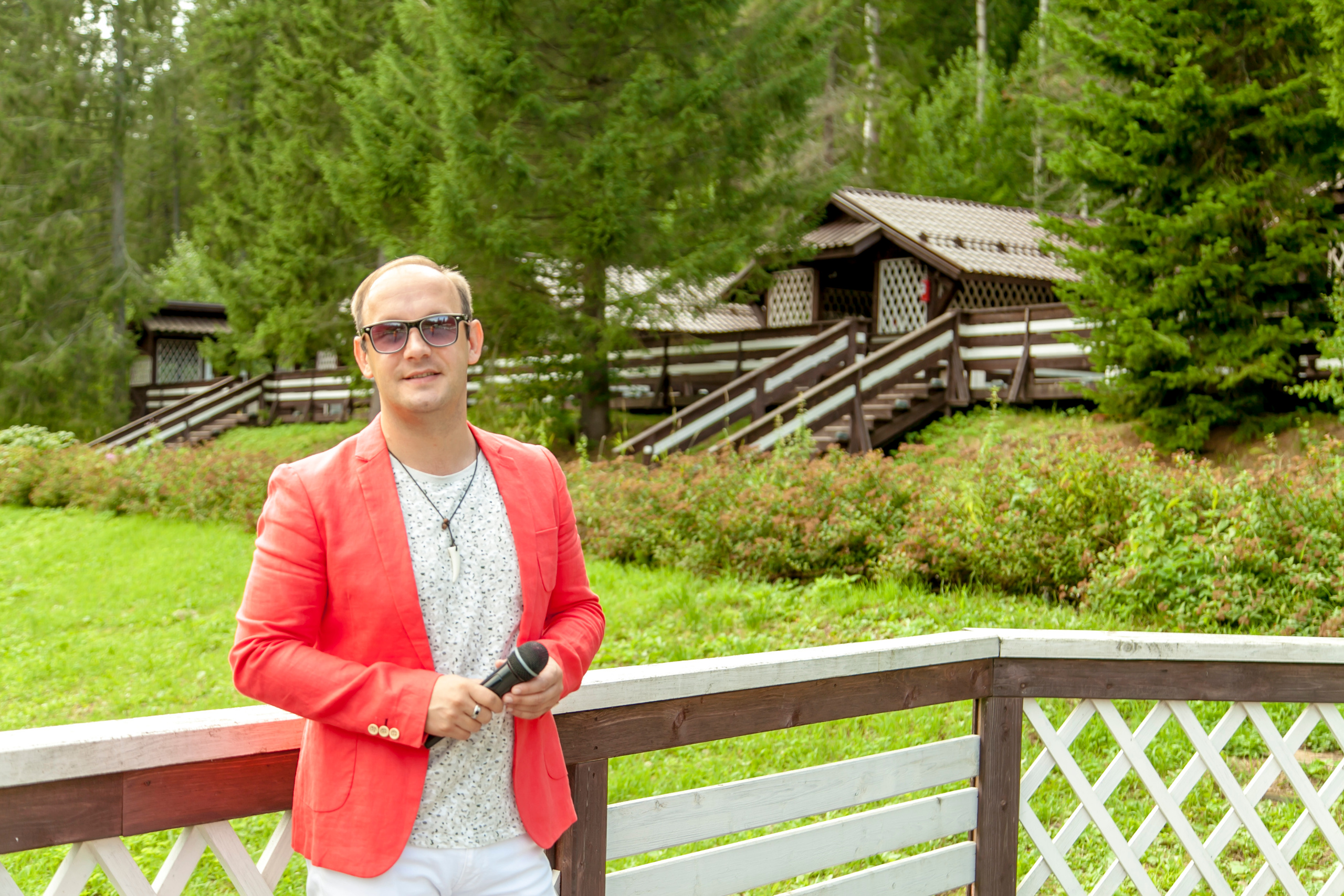 Поющий ведущий Сергей Голубев. Ведущий, Тамада, DJ, фото в Перми. Хорошее настроение