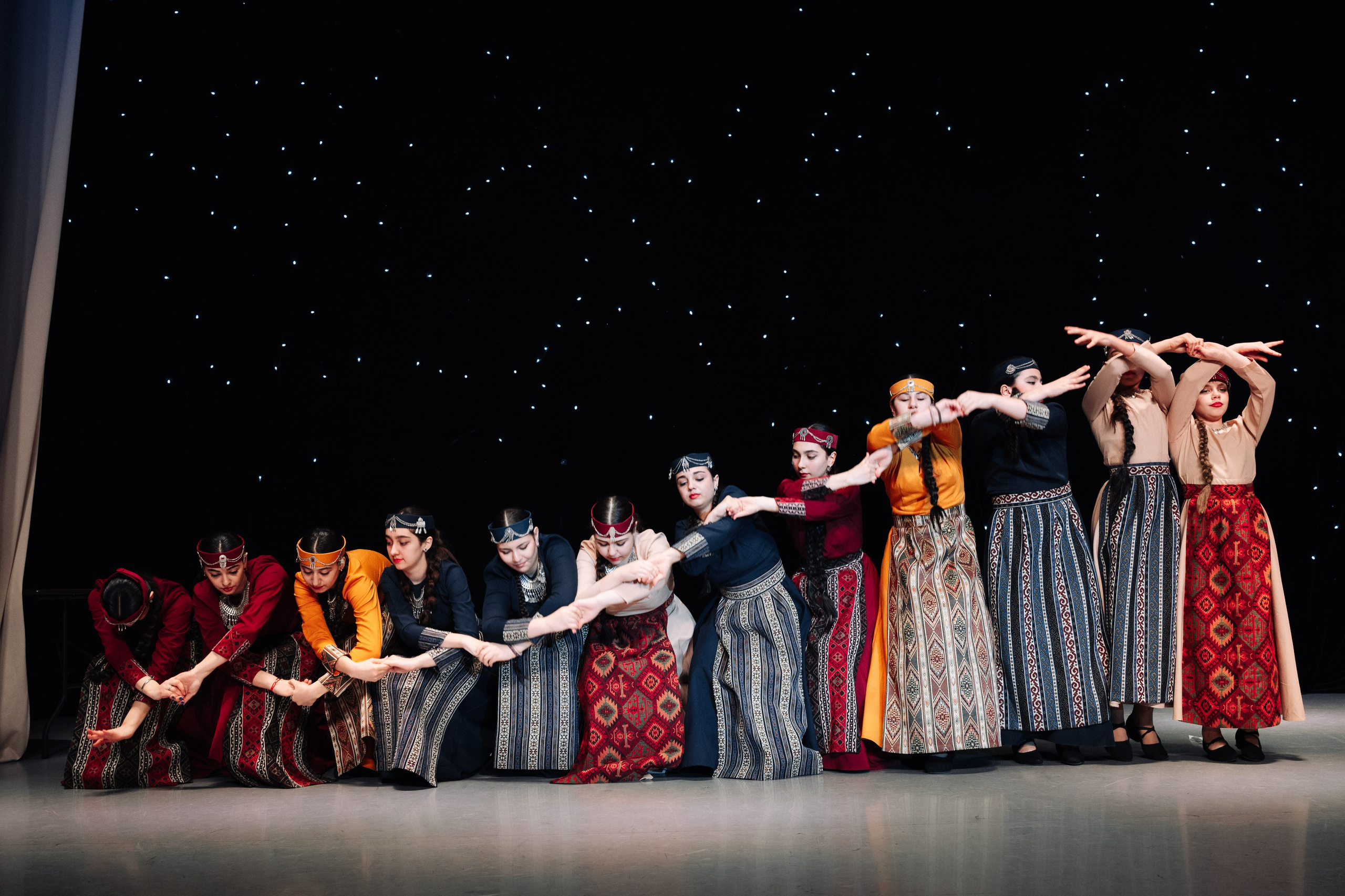 Благотворительный концерт в помощь Артему Сардаряну. Фотограф Артем Севостьянов. Профессиональная фотосъемка в Ногинске, Москве, Московской области и за границей