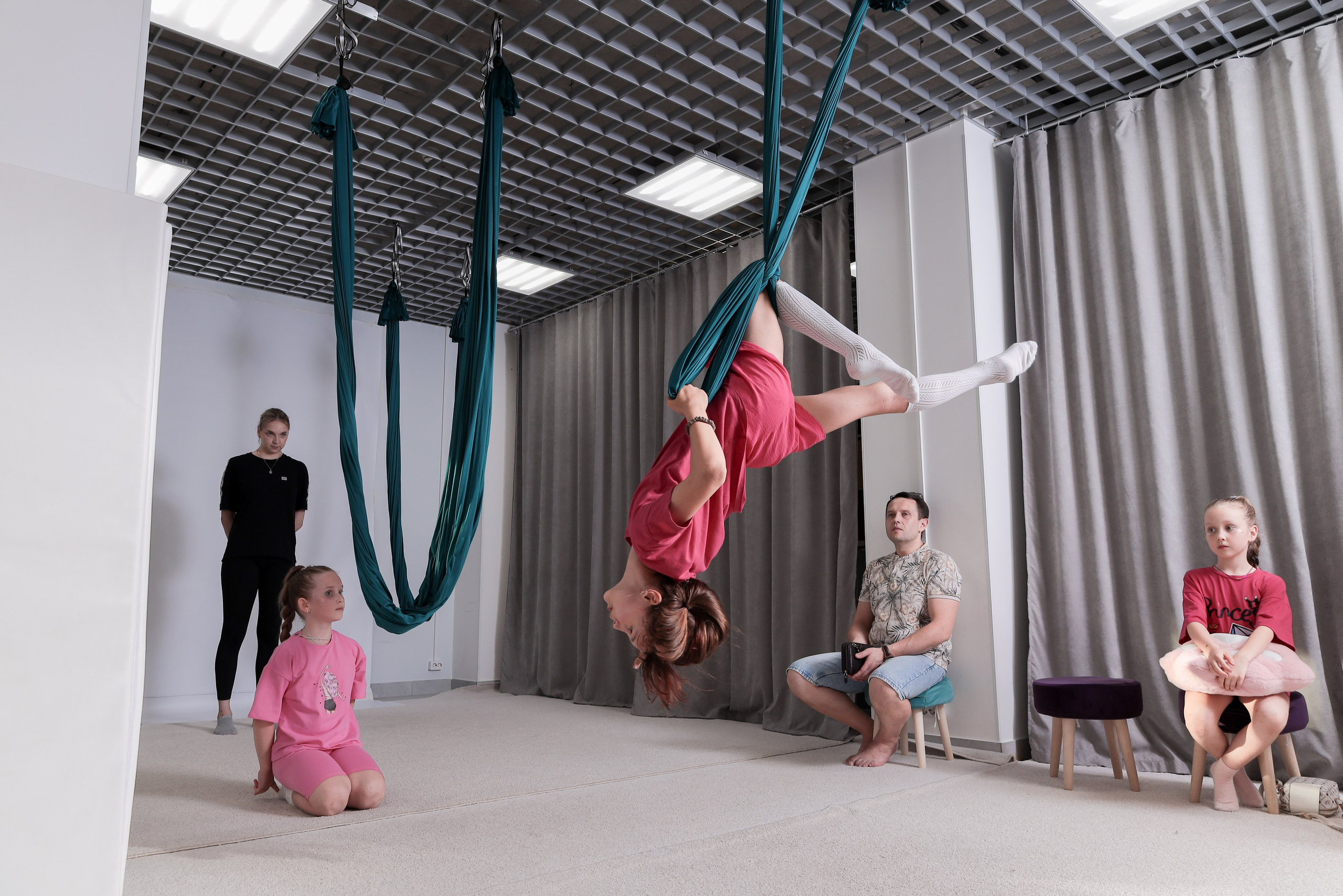 Детская аэройога. Фотограф Надршина Лилия