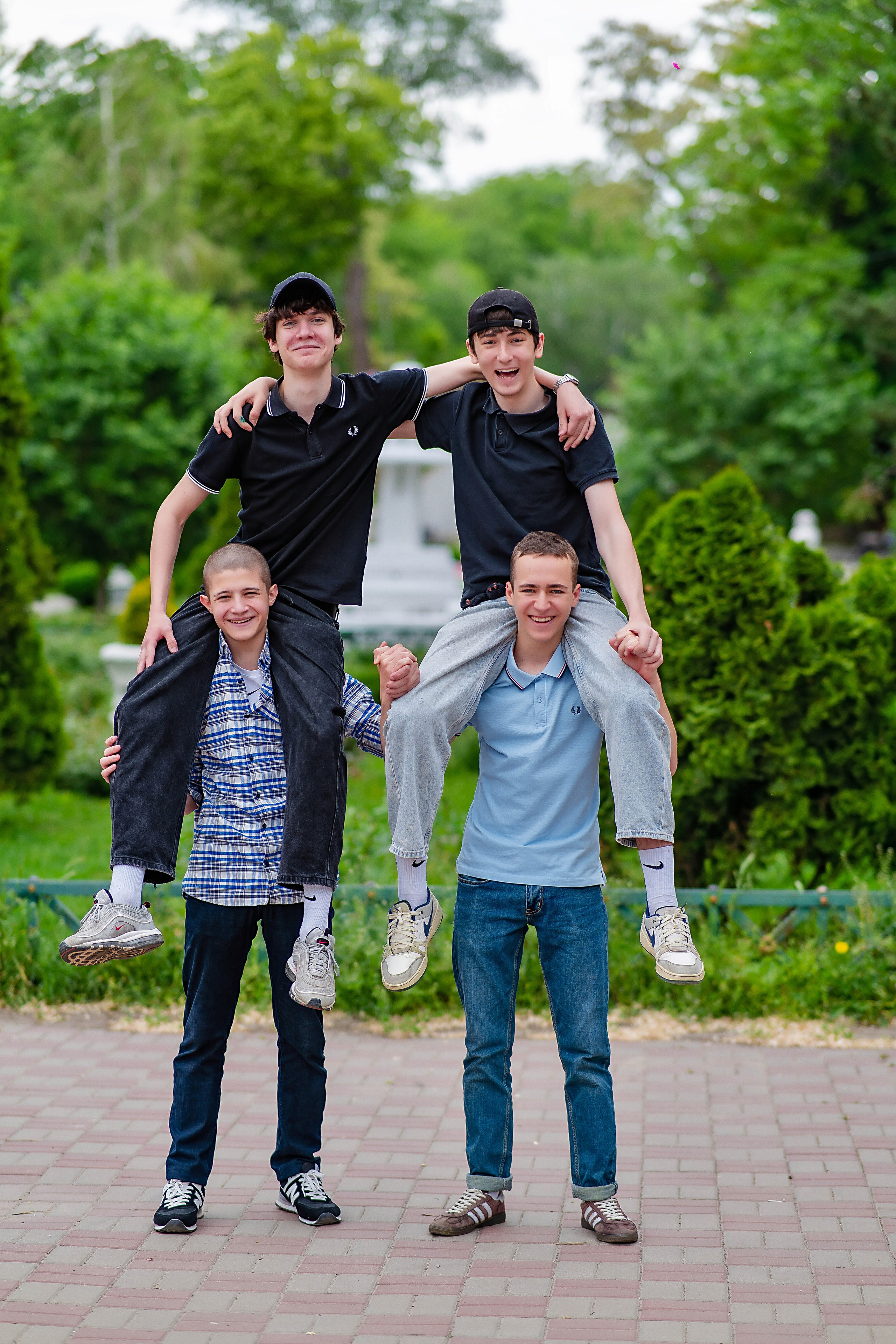 Выпускные (школьные) альбомы (книги) в Ростове-на-Дону. Современные Выпускные Альбомы в Ростове-на-Дону