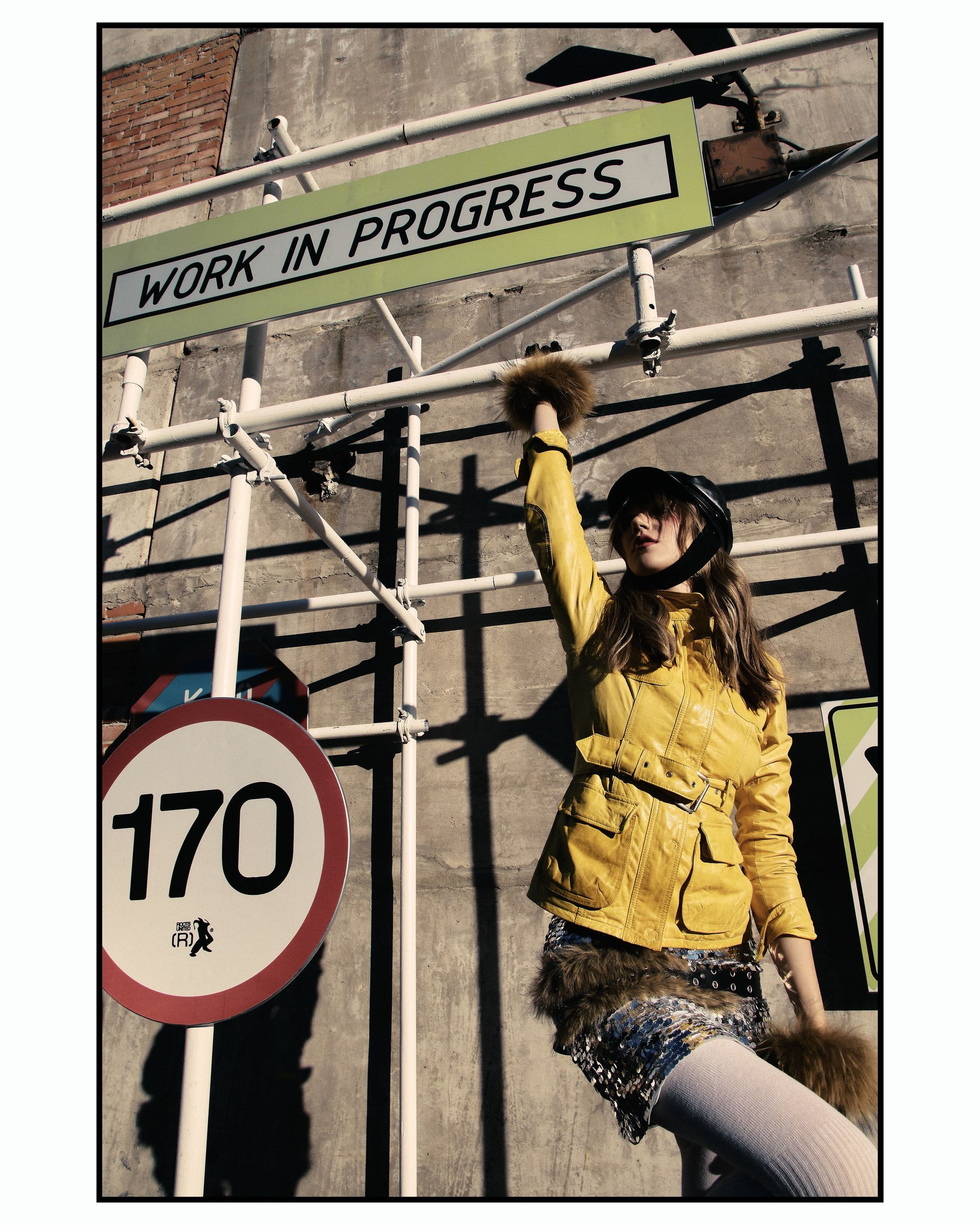 Paris fall. DDPRODUCTION CASES