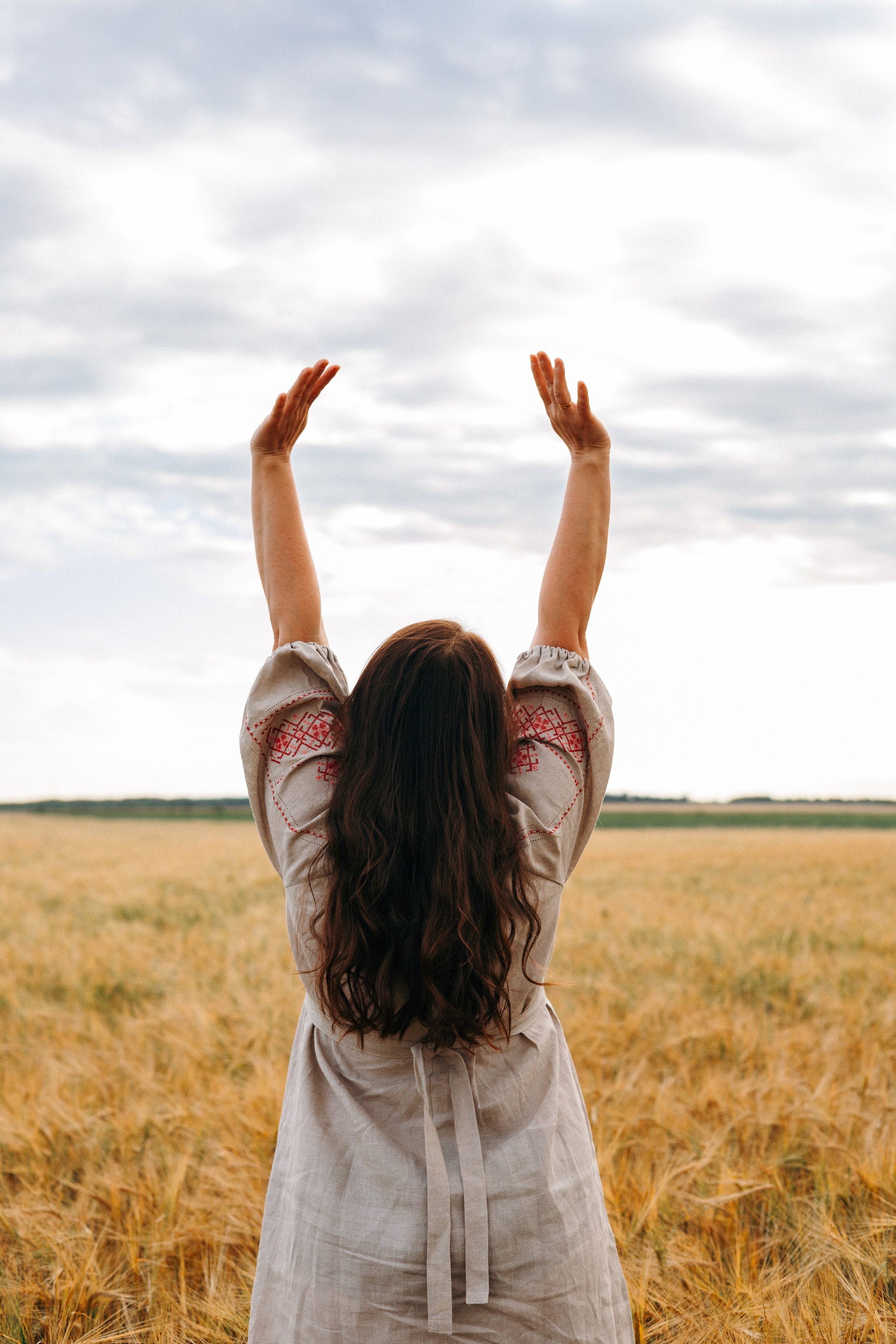 Оксана в пшеничном поле. Ваш фотограф
