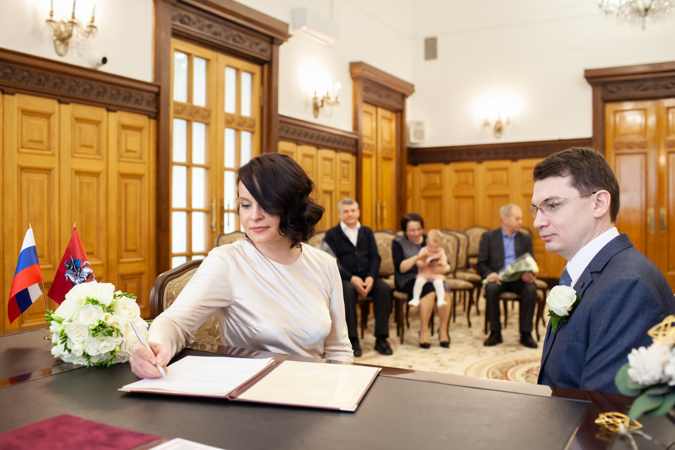 Съемка регистрации в Грибоедовском ЗАГСе. Фотографы в Москве Светлана Устинова и Сергей Грачев