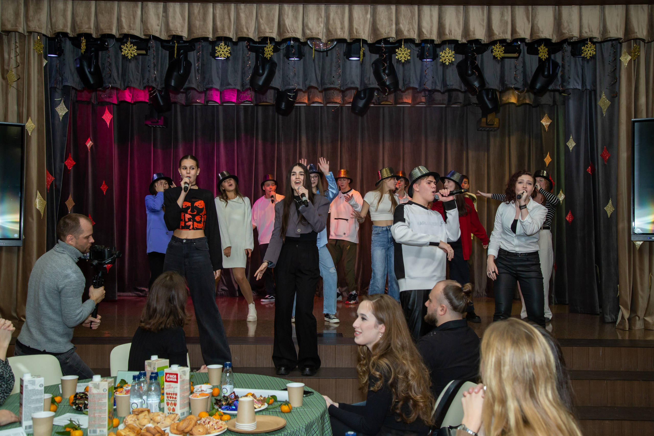 Репортажная съёмка для Домисольки на новый год. «Студия DRONAVT`s» — видеосъёмка и фотография г. Москва