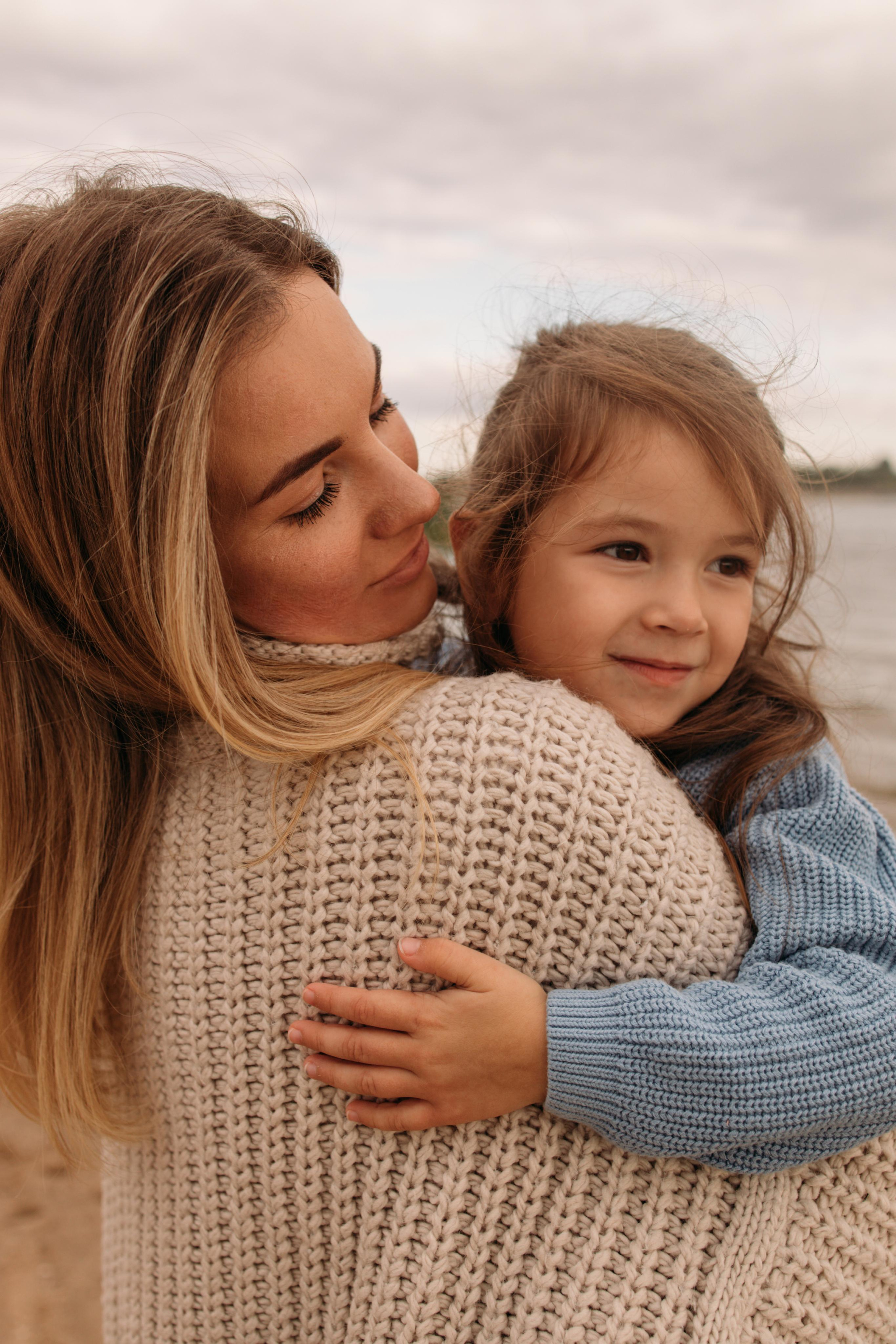 Лена и Оливия. Меня зовут Сабина, и я ваш фотограф