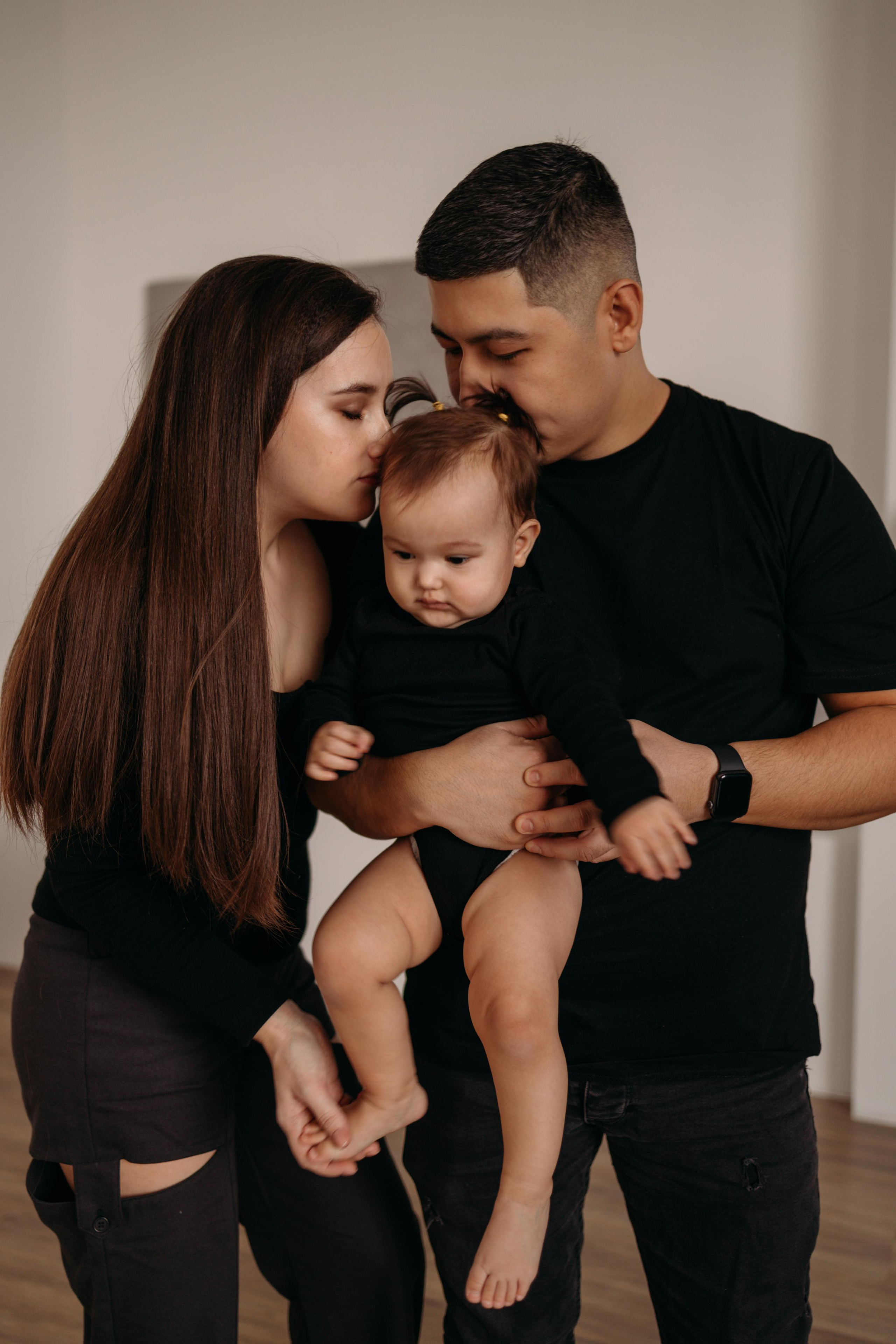 Бакиевы. Меня зовут Сабина, и я ваш фотограф