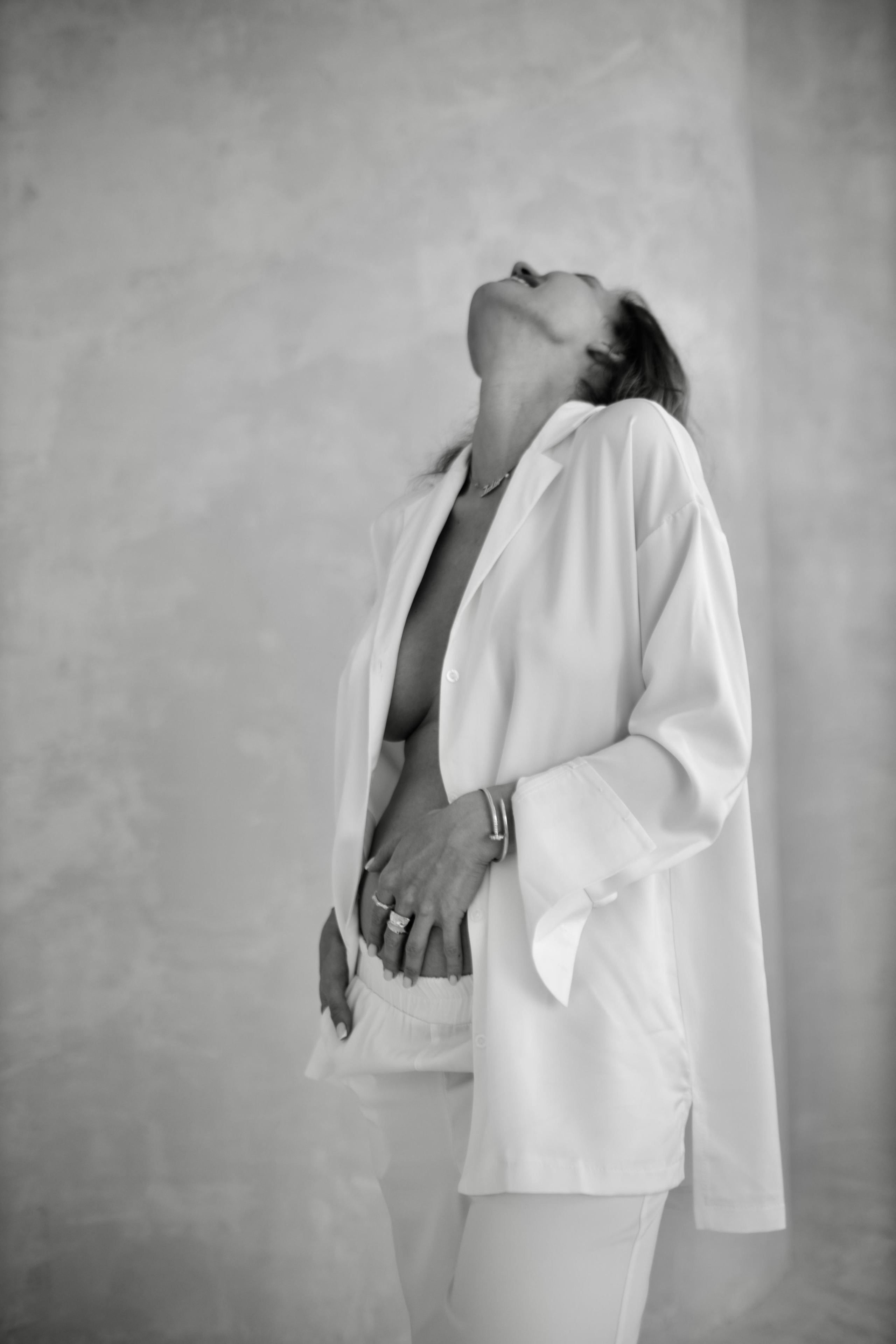 Sasha. Меня зовут Сабина, и я ваш фотограф