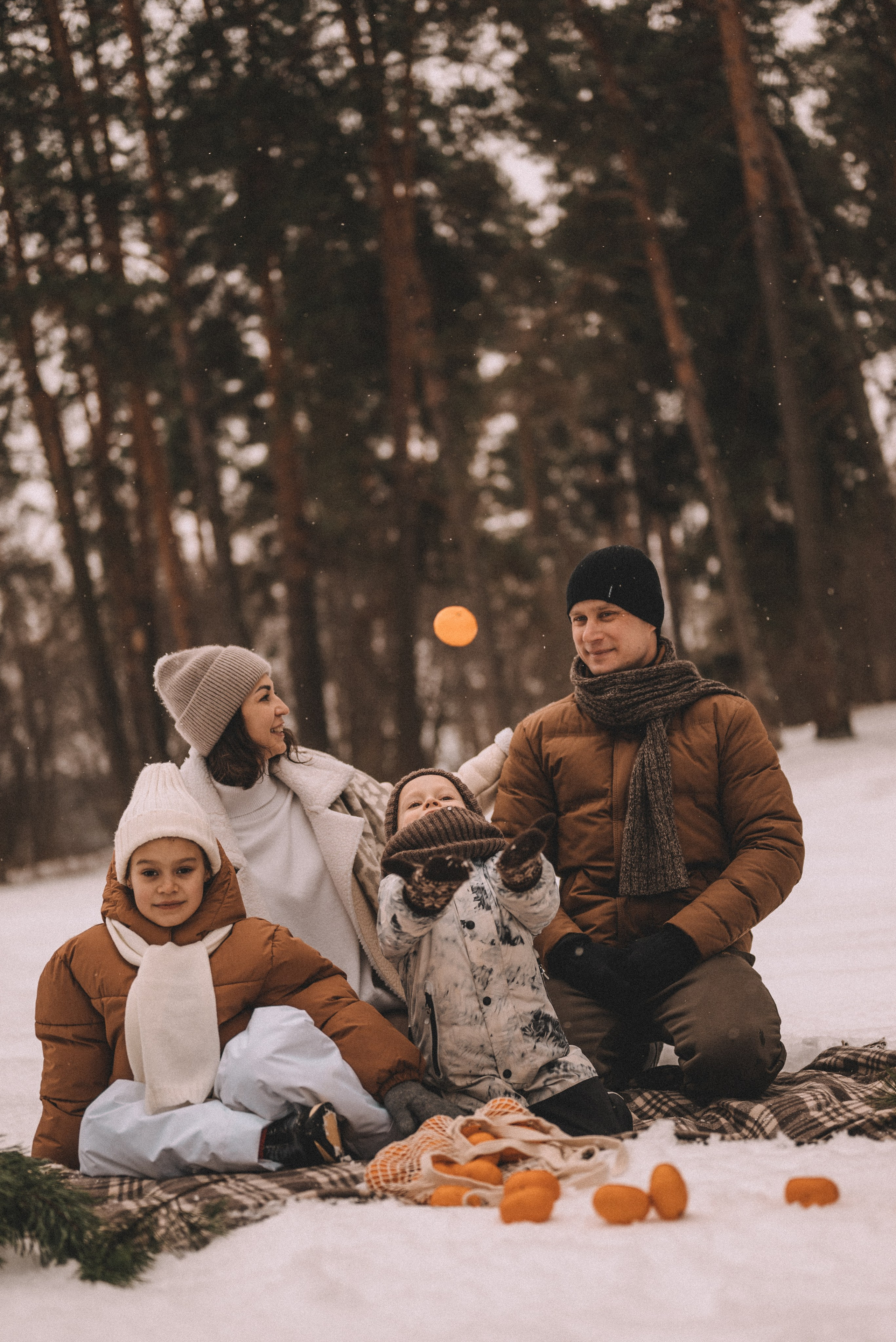 Сергей и Наталья с Ксюшей и Максимом. Фотограф Кристина Пархоменко