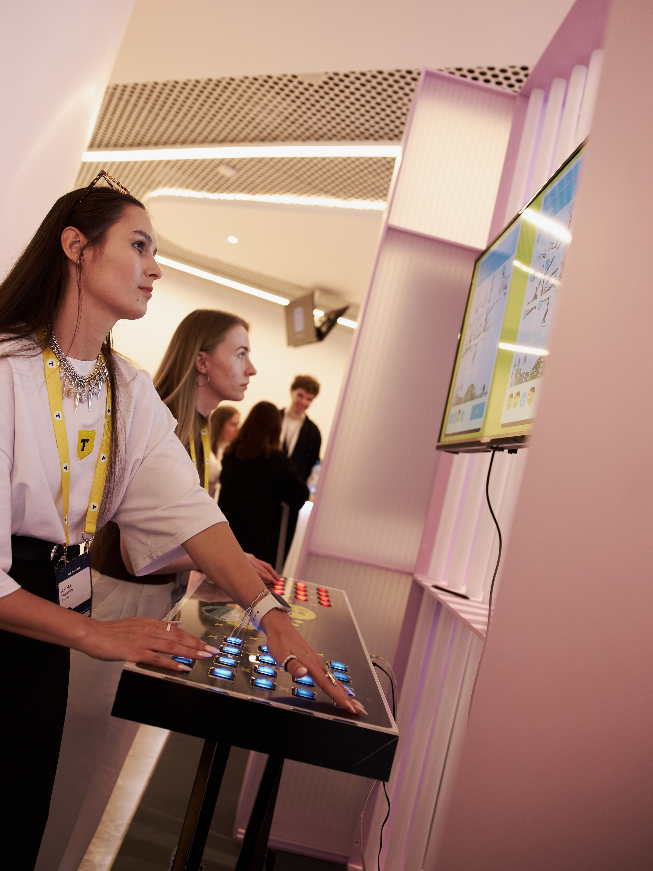 Aha! — 29–30 мая 2025. Фотобанк Матемаркетинг