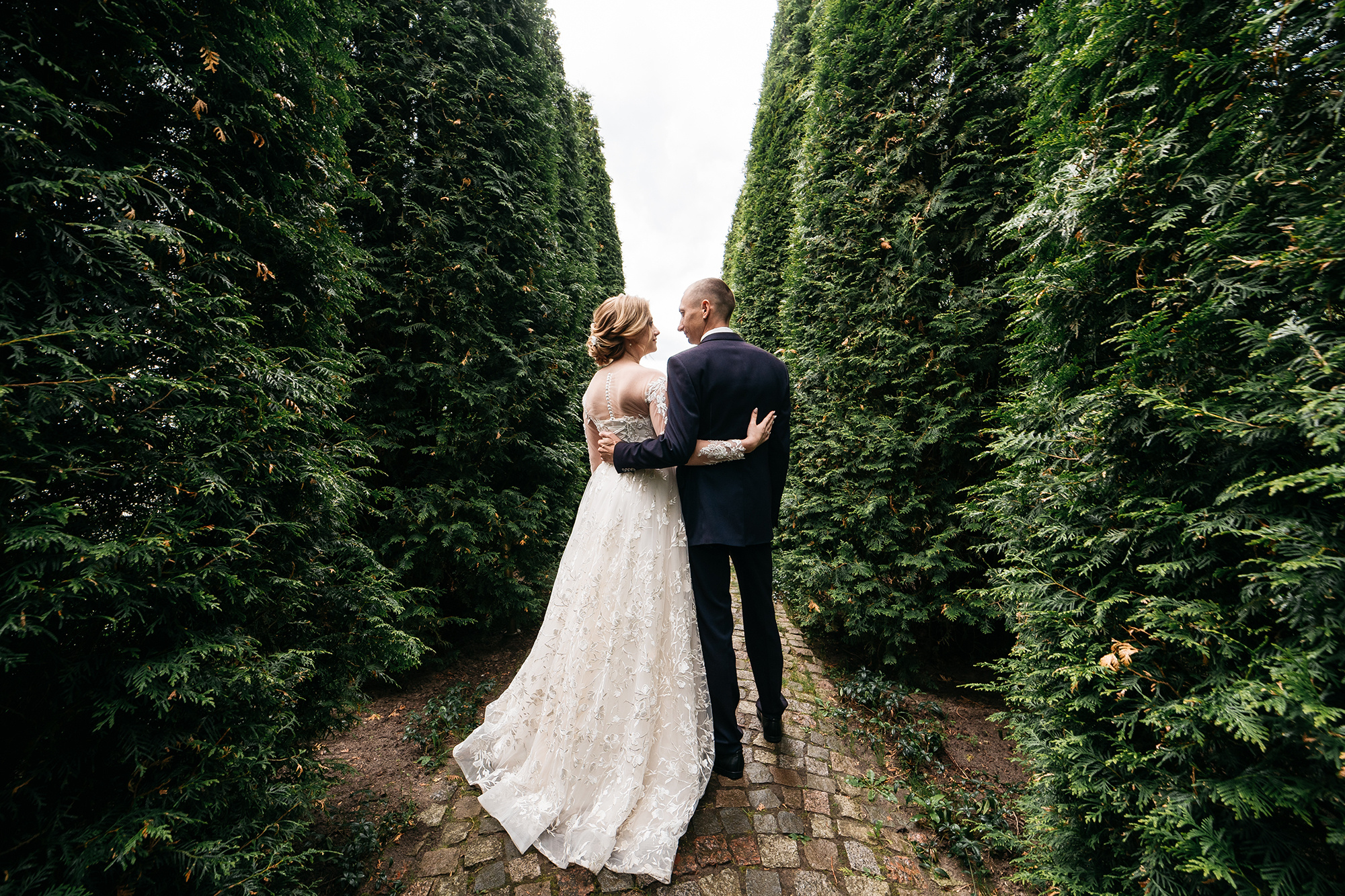 Владимир и Мария. Олег и Мария Ивановы фотограф и видеограф в Пскове Санкт - Петербурге